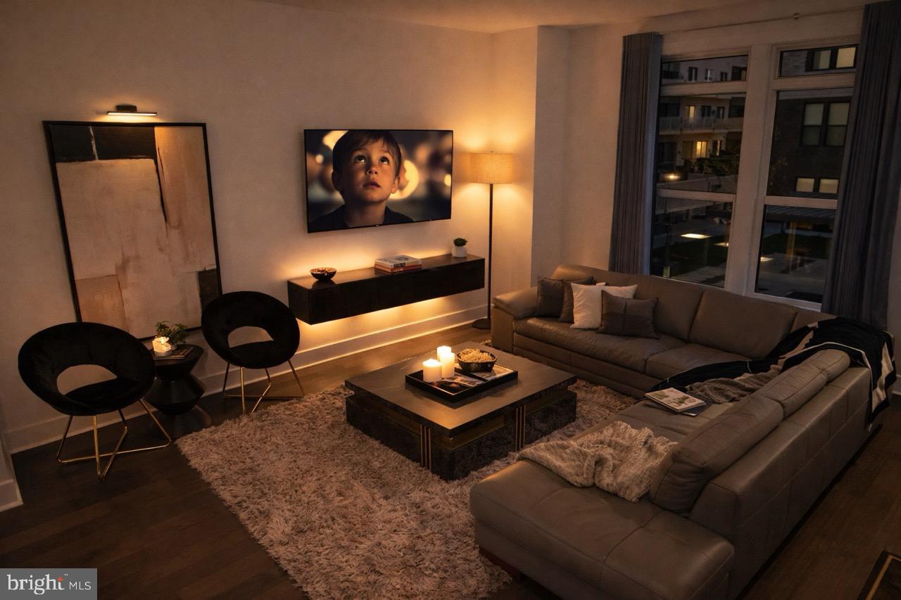 ONE LOUDOUN - Residential