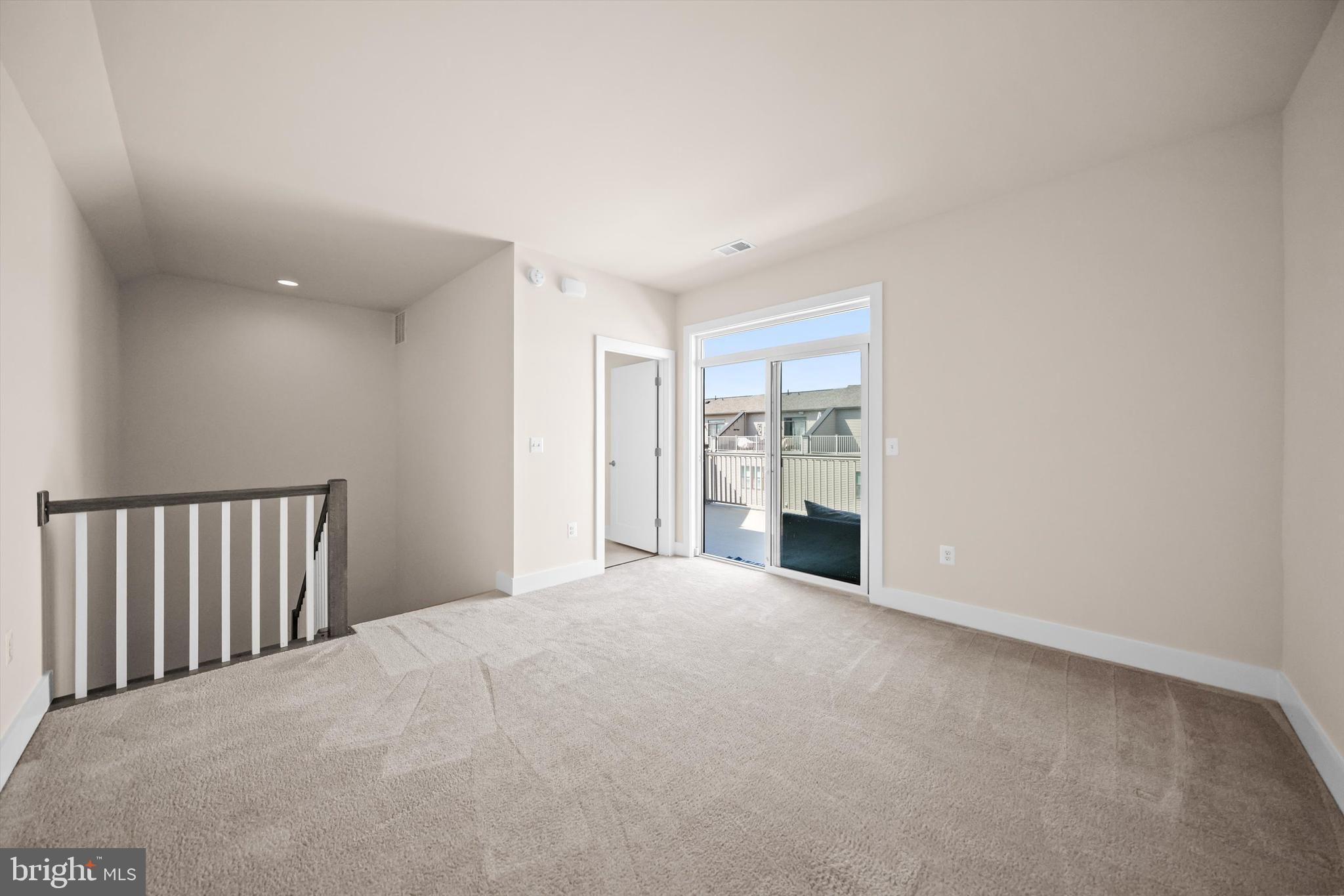 ONE LOUDOUN - Residential