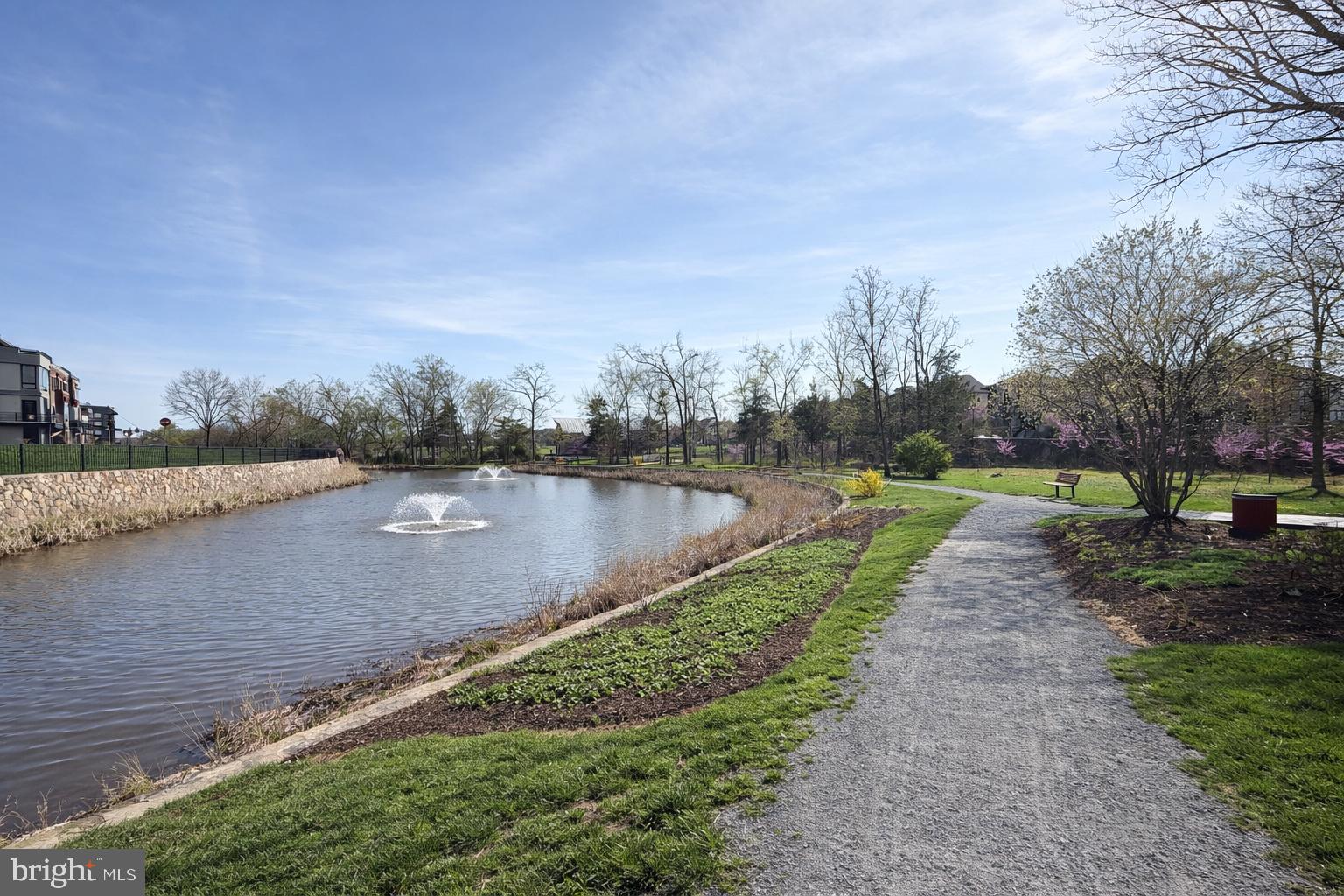 ONE LOUDOUN - Residential