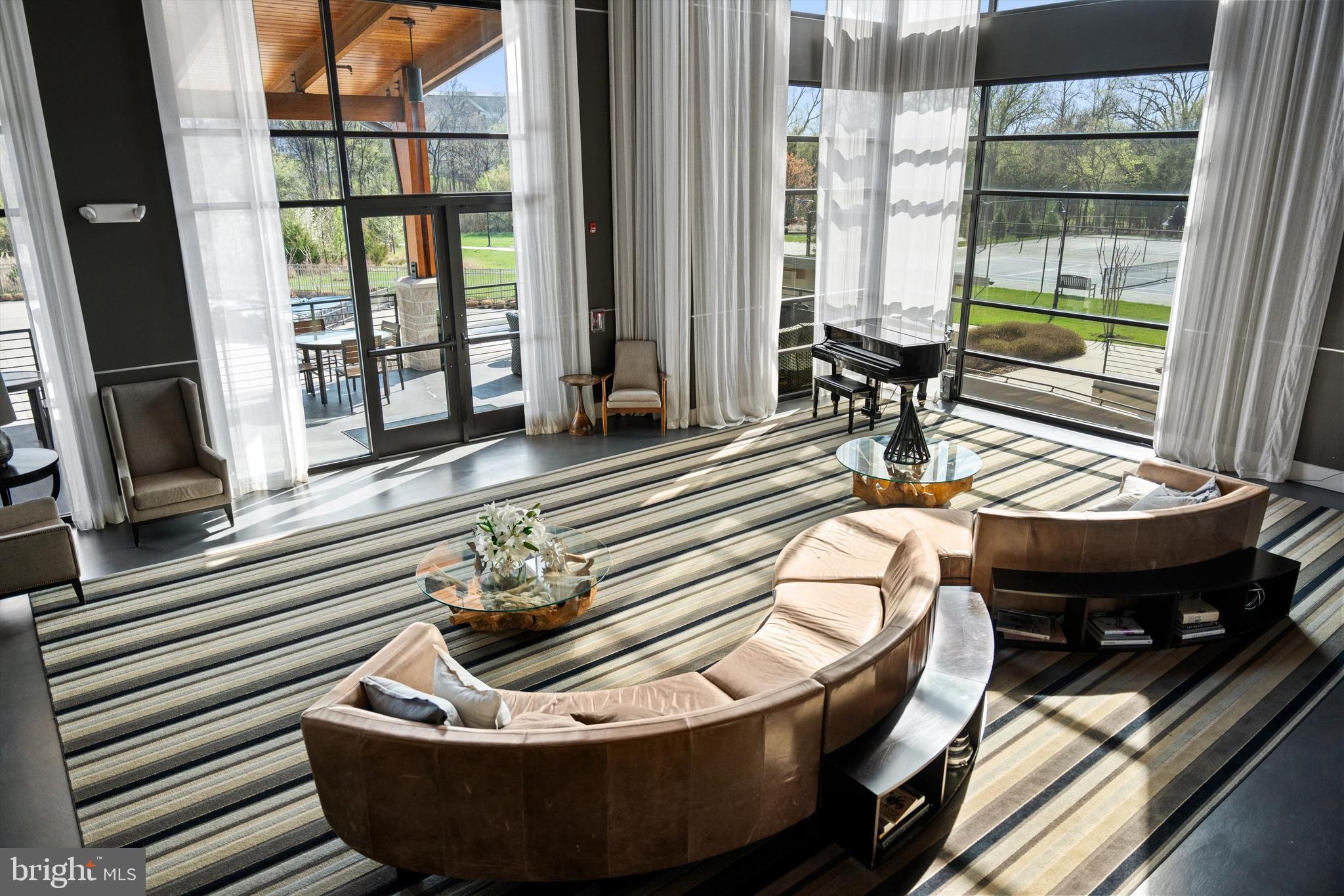 ONE LOUDOUN - Residential