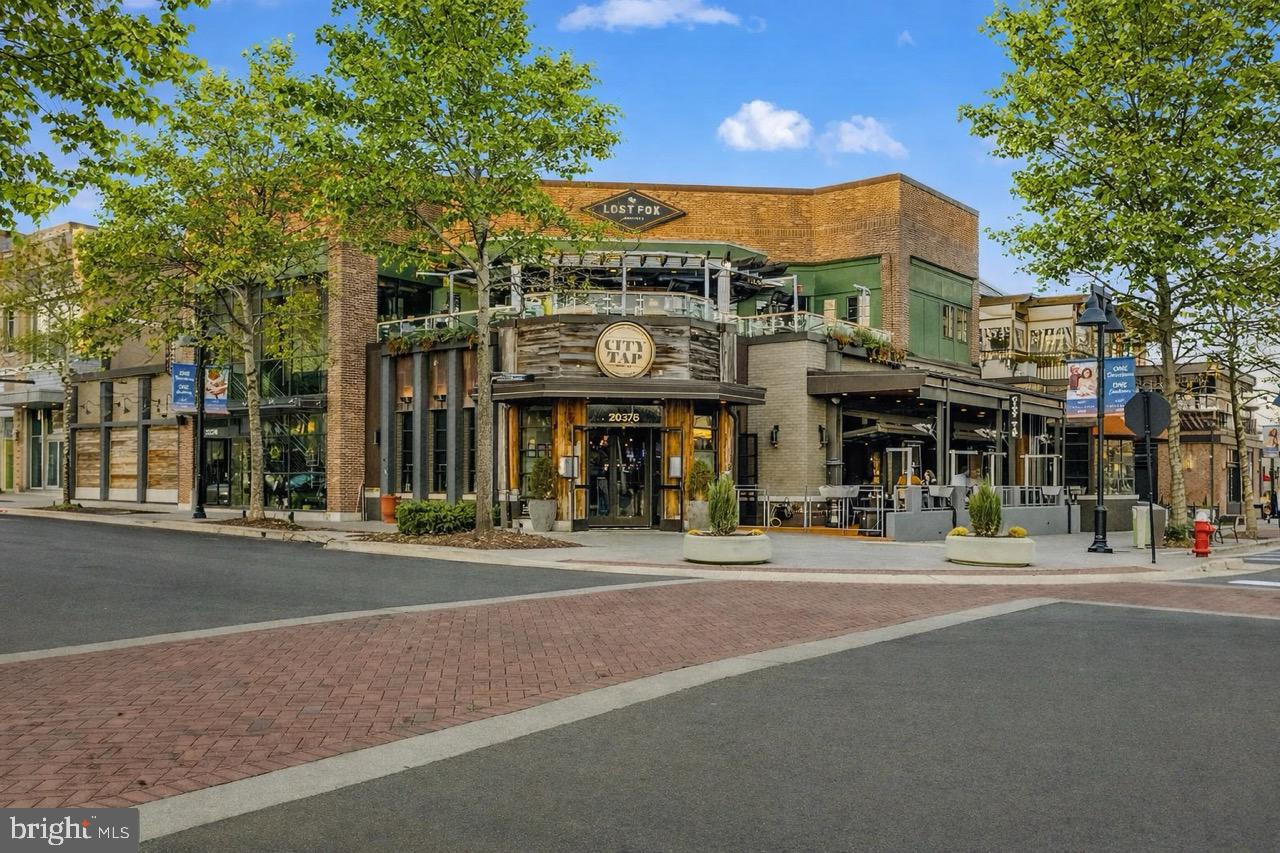 ONE LOUDOUN - Residential