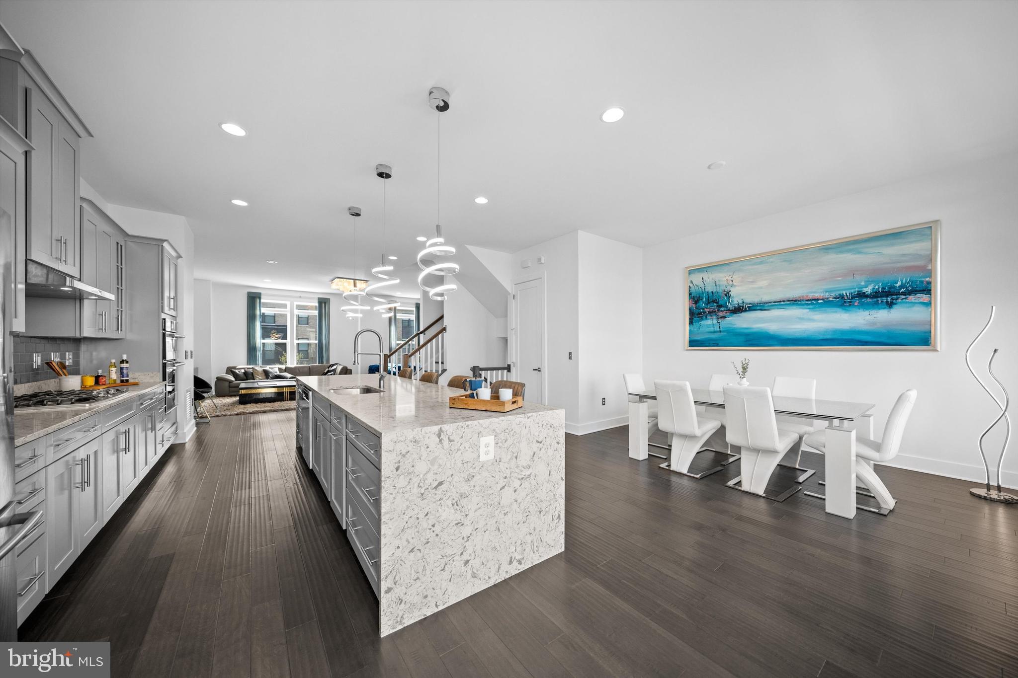 ONE LOUDOUN - Residential