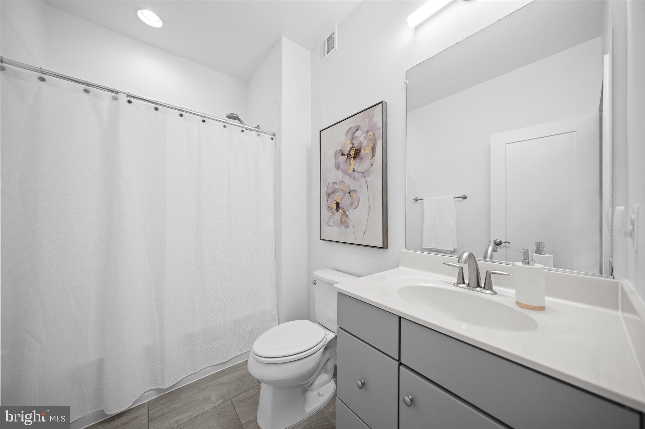 ONE LOUDOUN - Residential