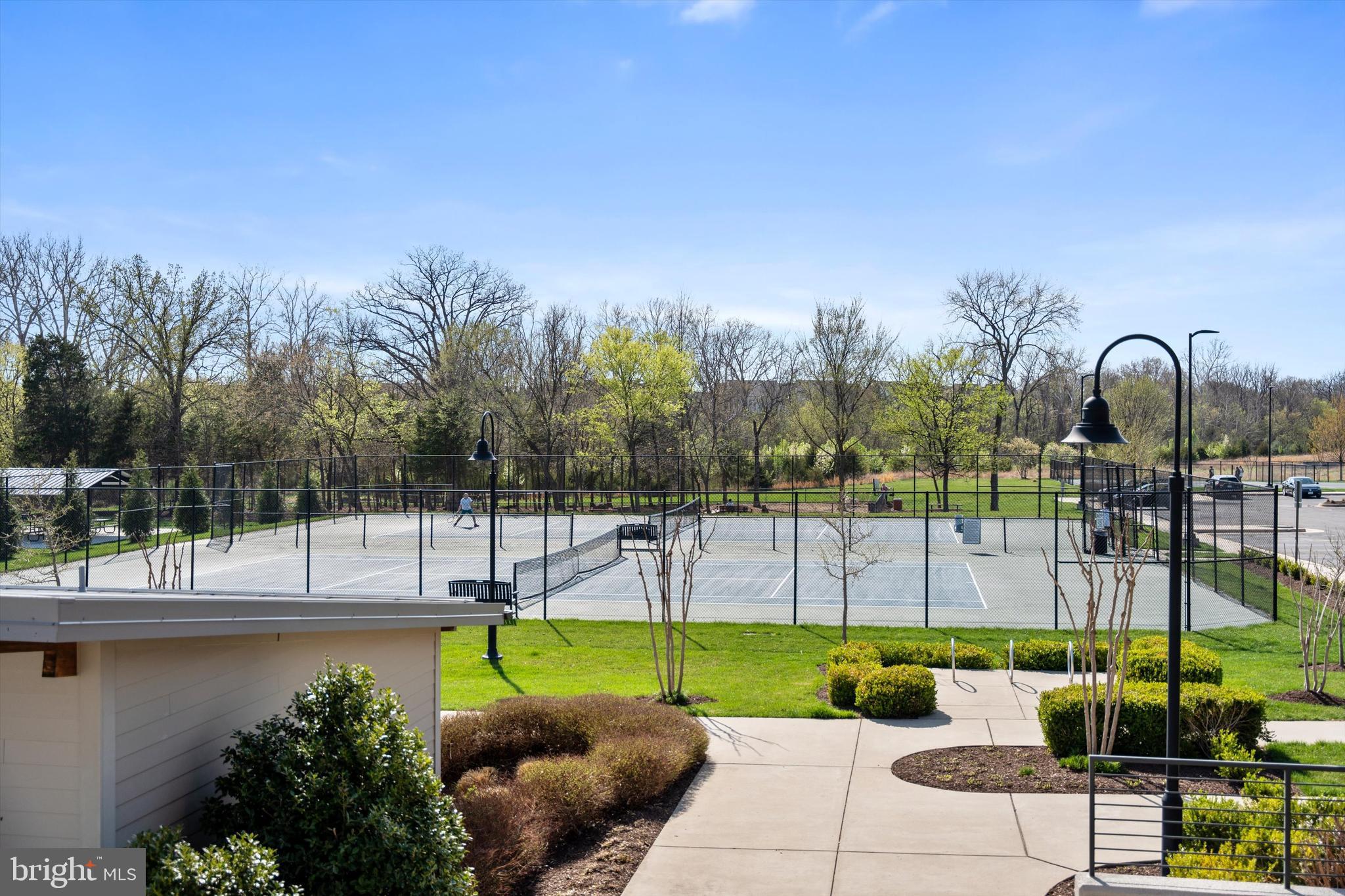 ONE LOUDOUN - Residential