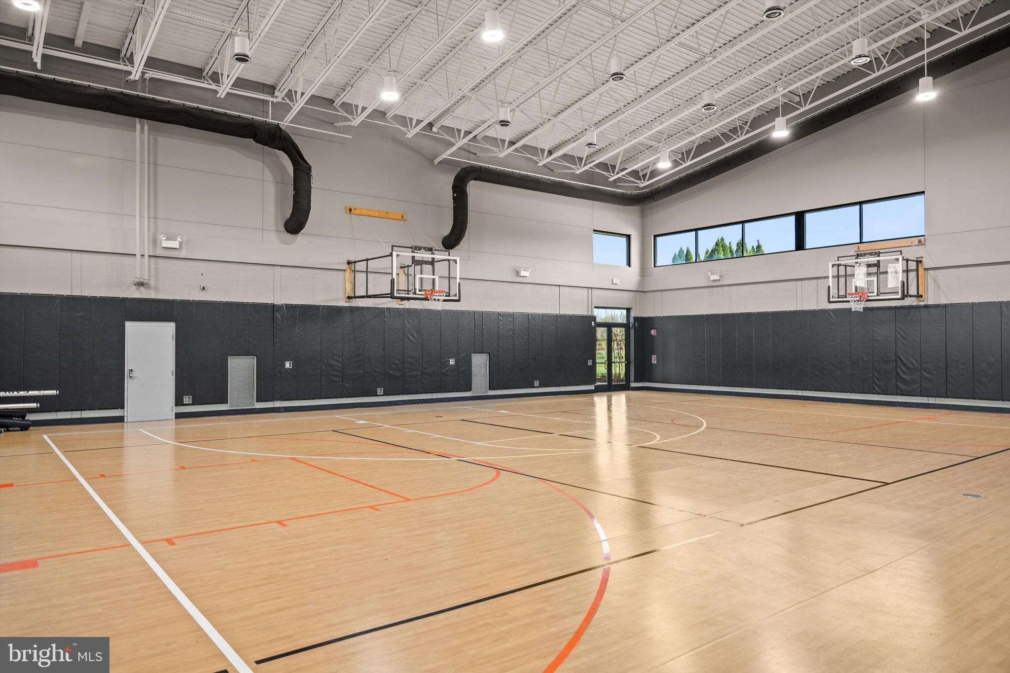 ONE LOUDOUN - Residential