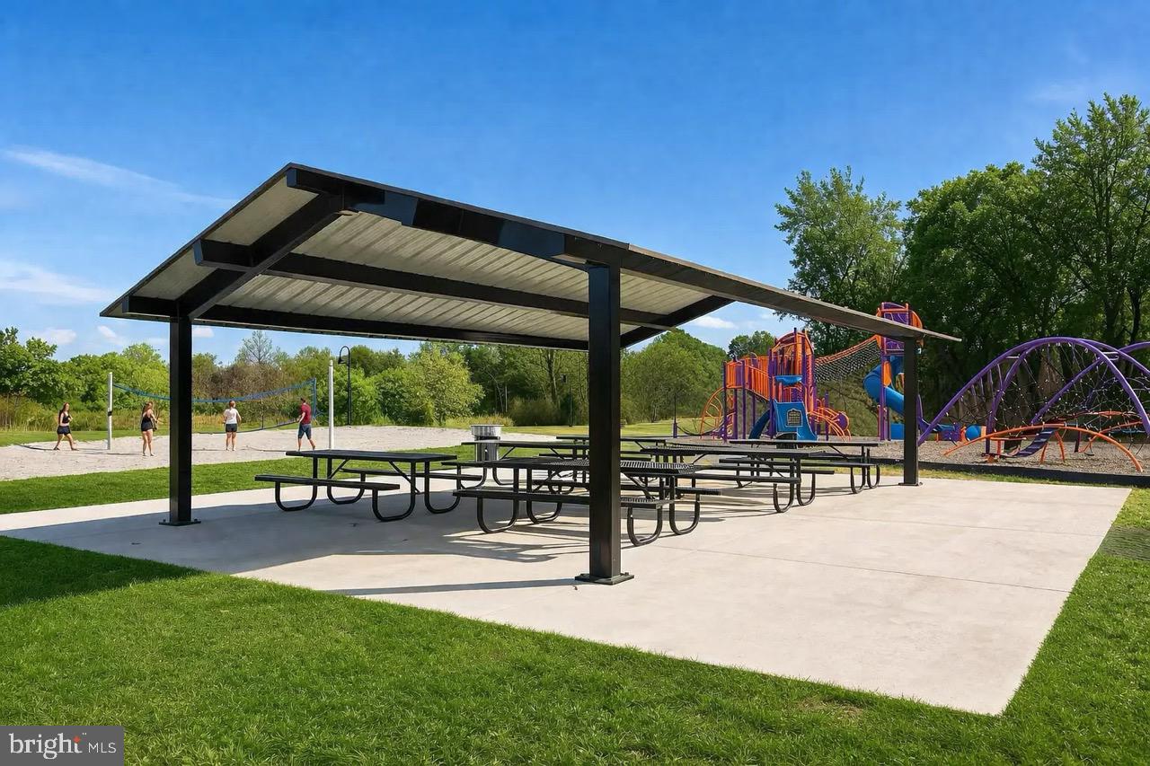 ONE LOUDOUN - Residential