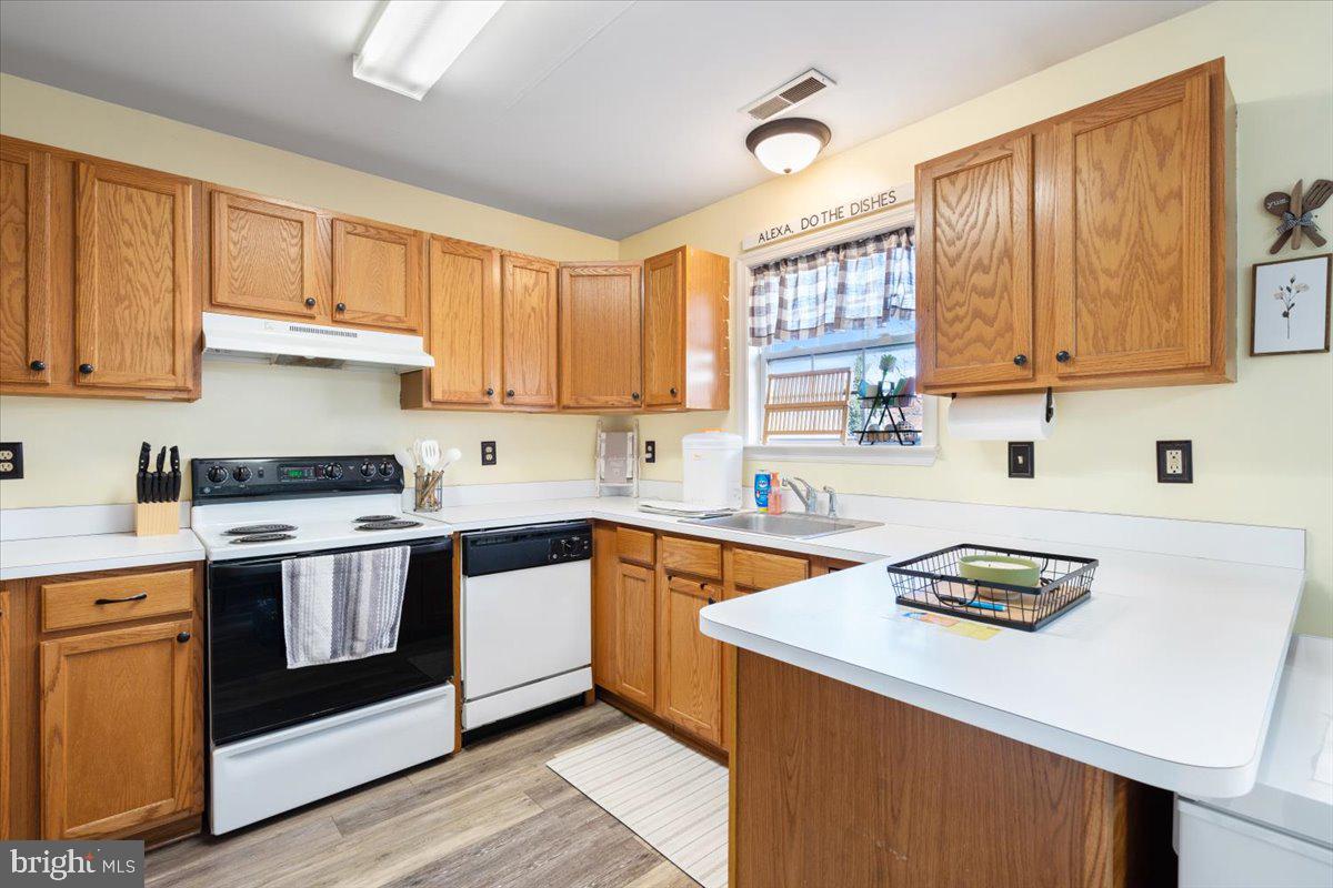 GEORGETOWN SQUARE - Residential Lease