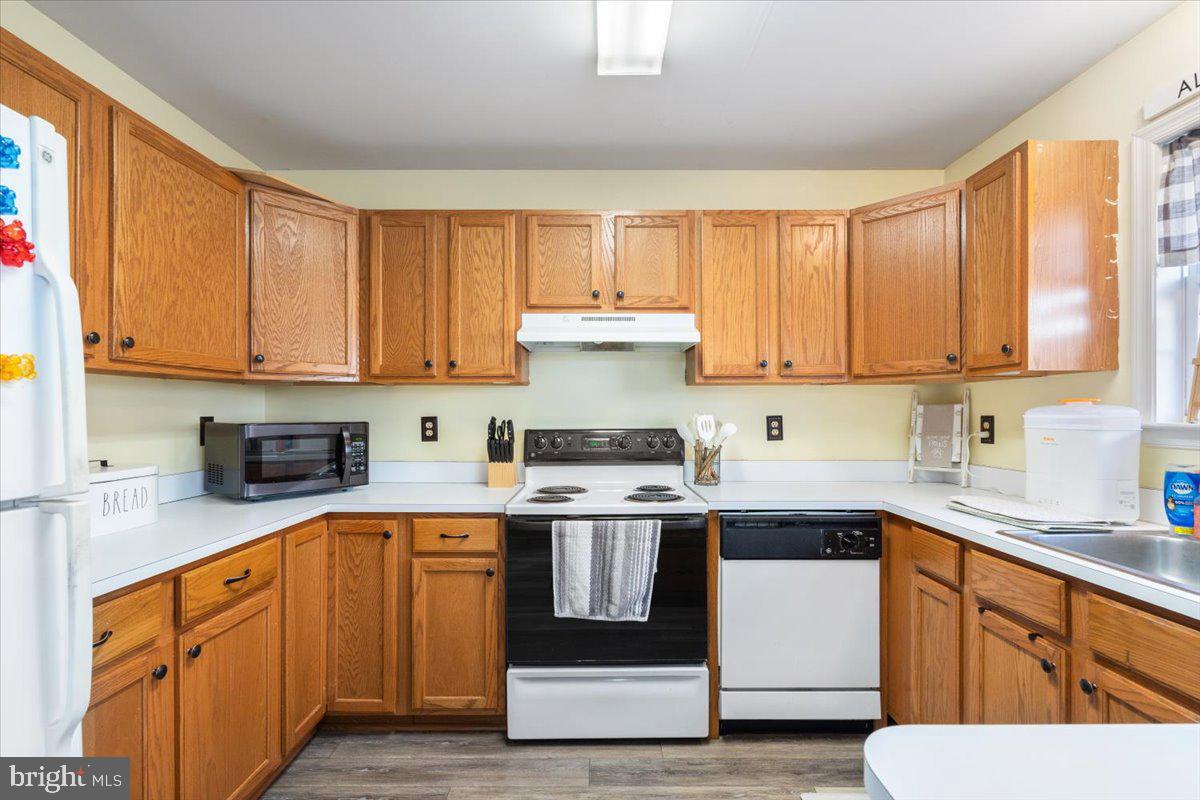 GEORGETOWN SQUARE - Residential Lease