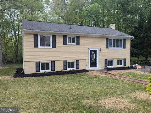 11902 Stansbury Drive, Fredericksburg, VA MLS: VASP2032204