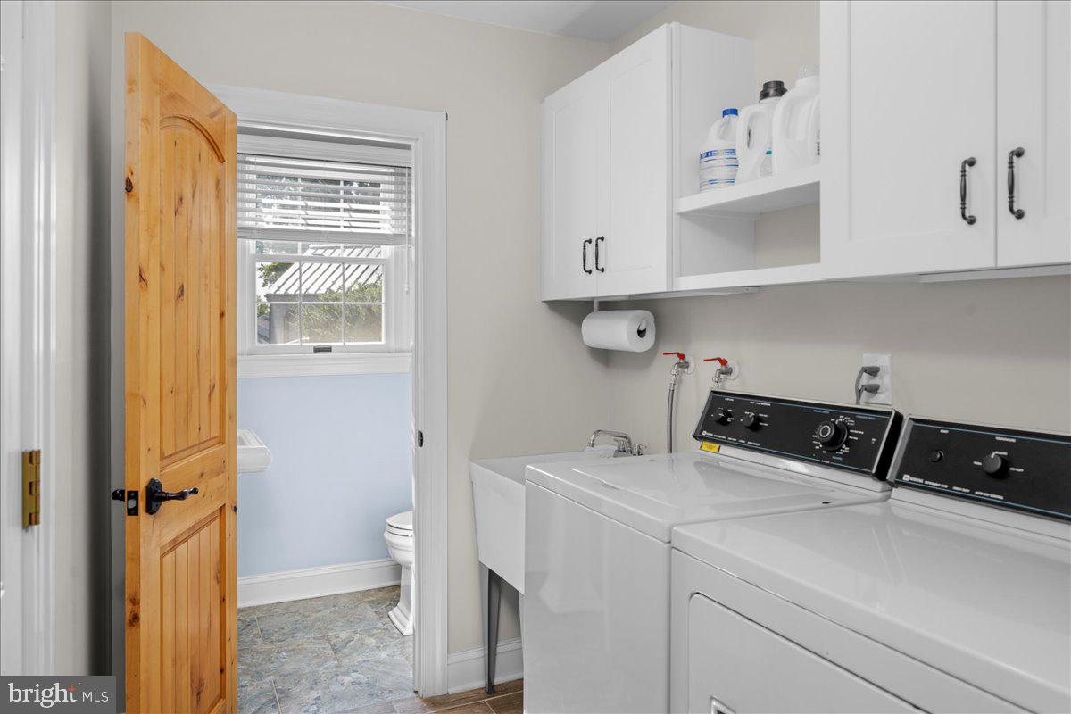 HILLCRESTSHIRE - Residential