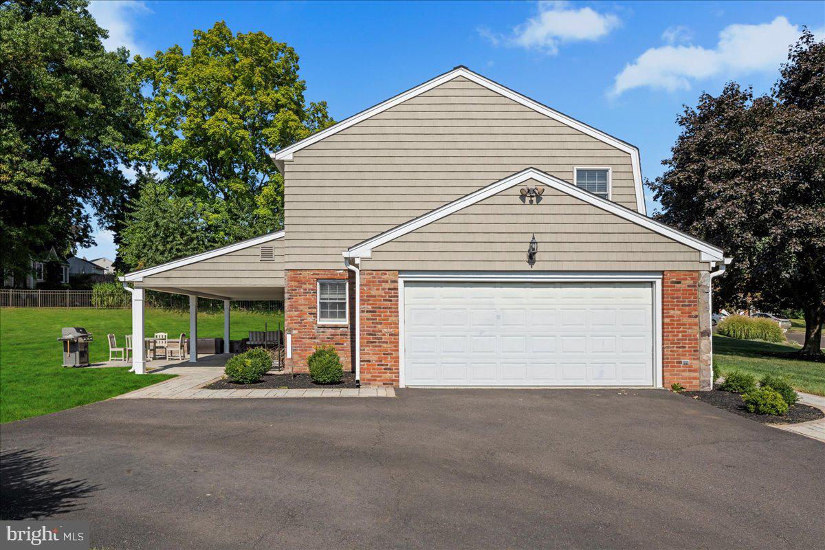 HILLCRESTSHIRE - Residential