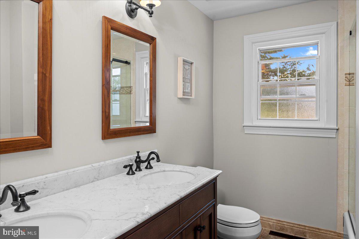 HILLCRESTSHIRE - Residential