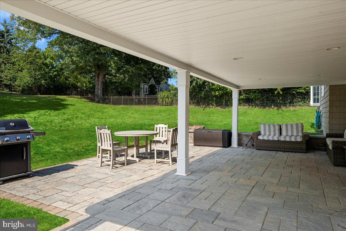 HILLCRESTSHIRE - Residential