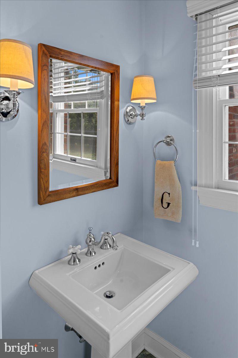 HILLCRESTSHIRE - Residential