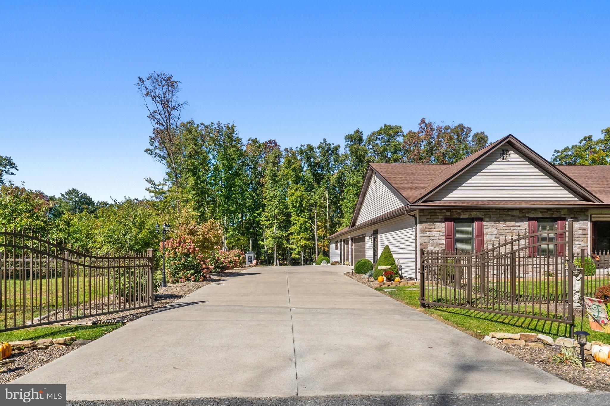 SLEEPY KNOLLS - Residential