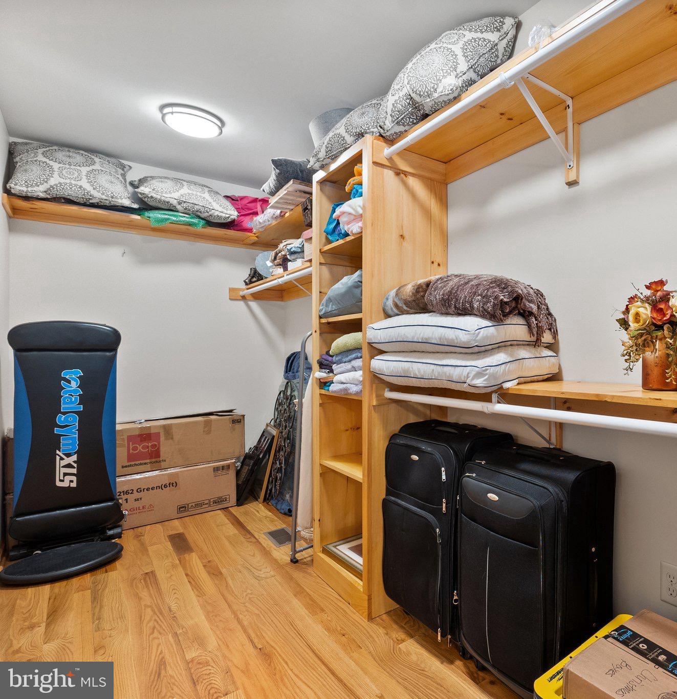 SLEEPY KNOLLS - Residential