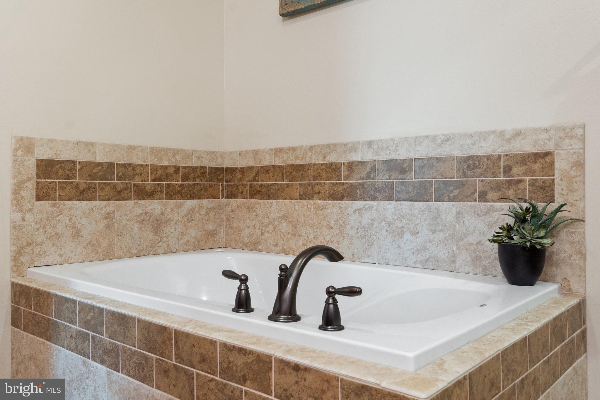 SLEEPY KNOLLS - Residential