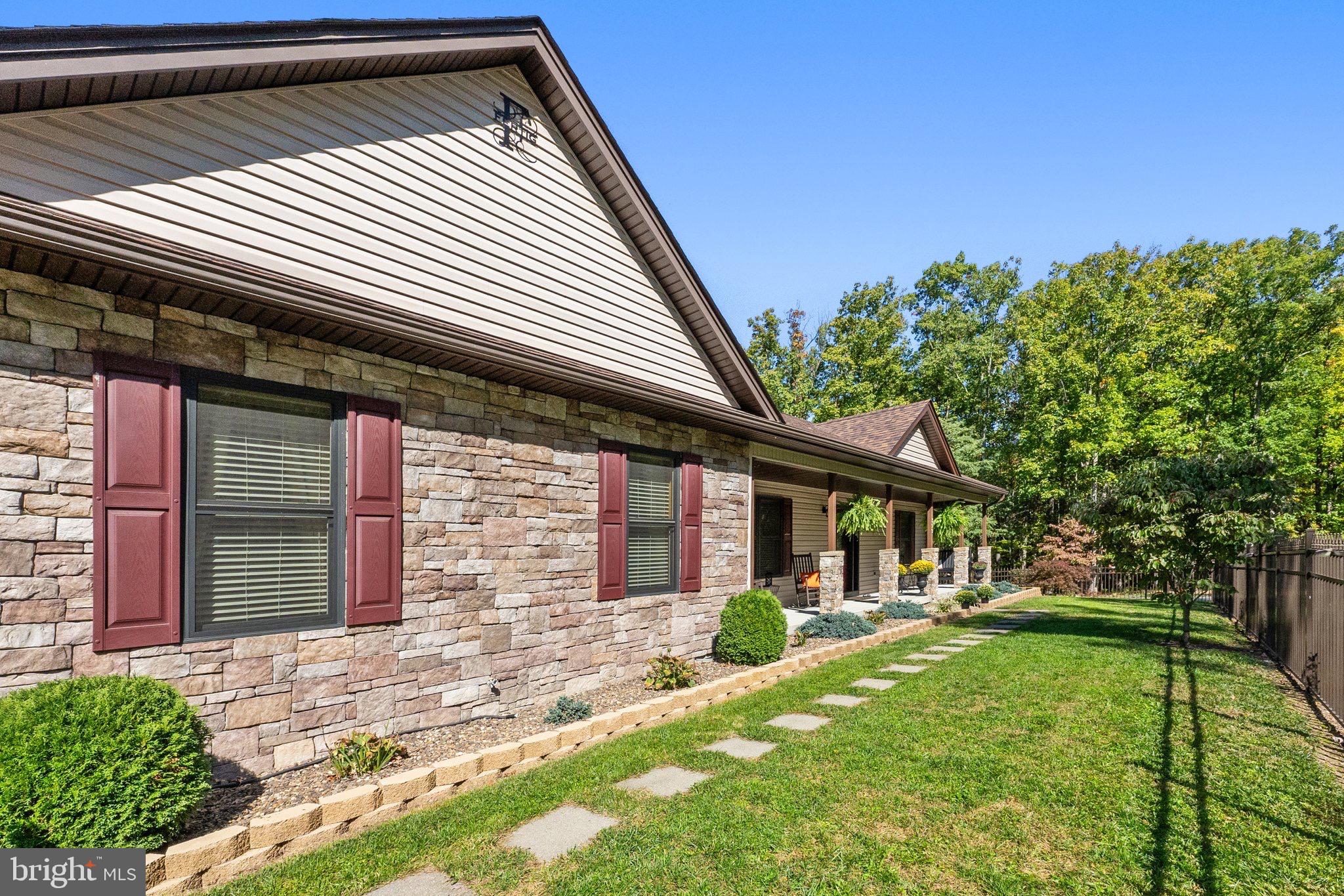 SLEEPY KNOLLS - Residential