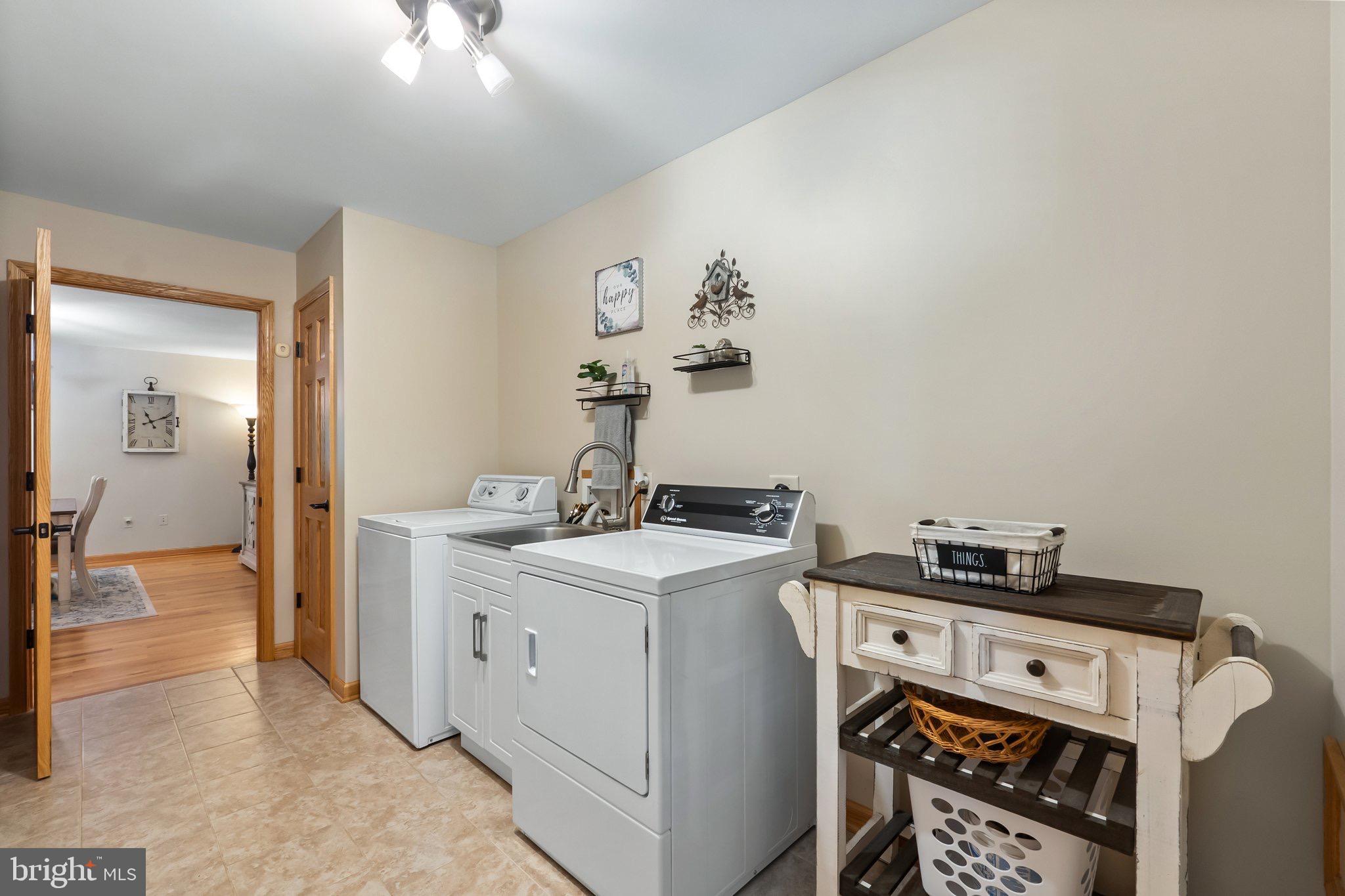 SLEEPY KNOLLS - Residential