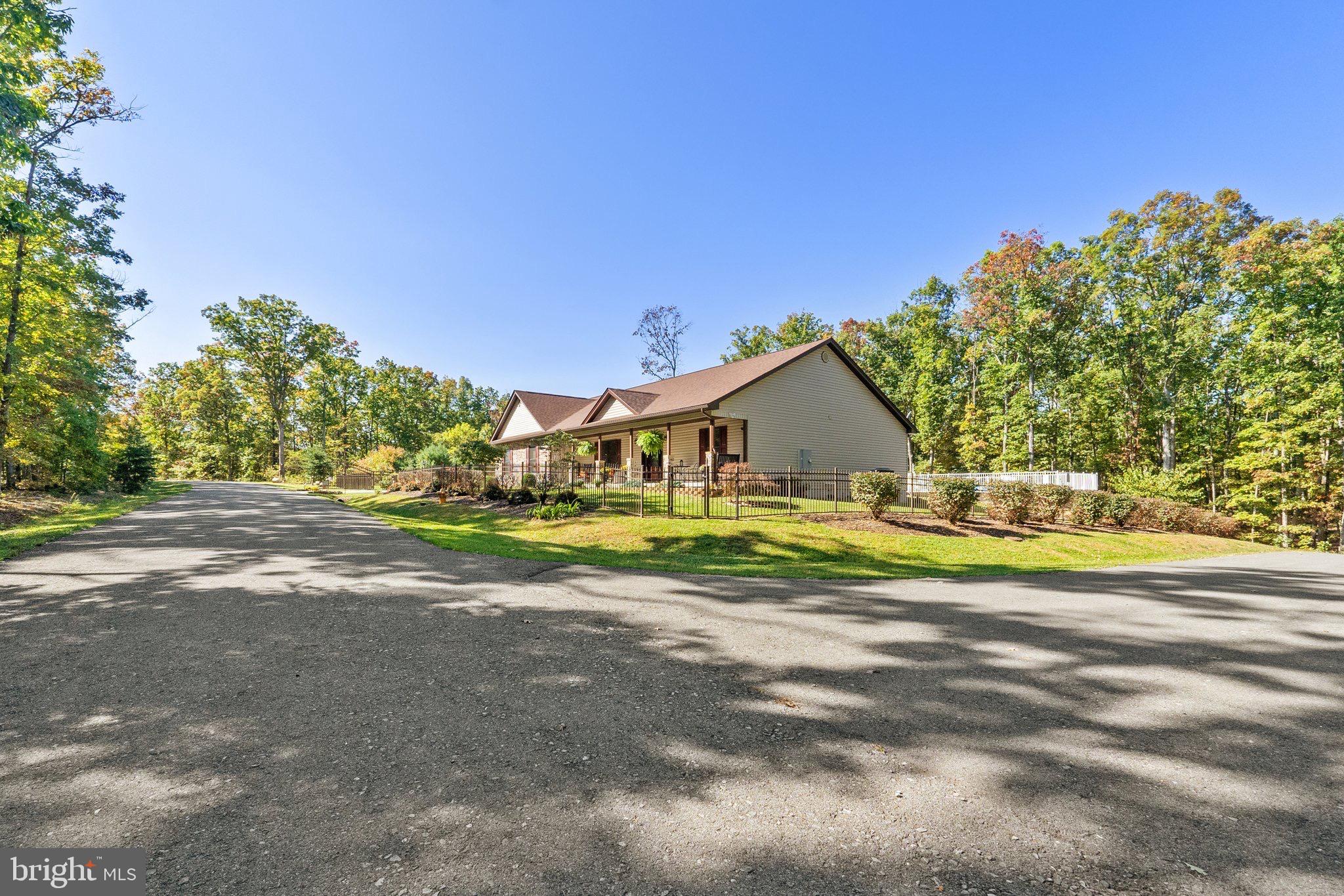 SLEEPY KNOLLS - Residential