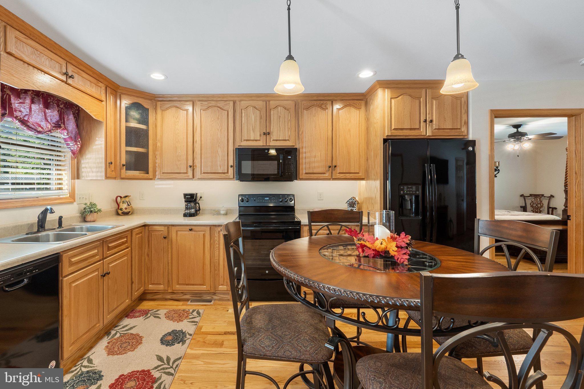 SLEEPY KNOLLS - Residential