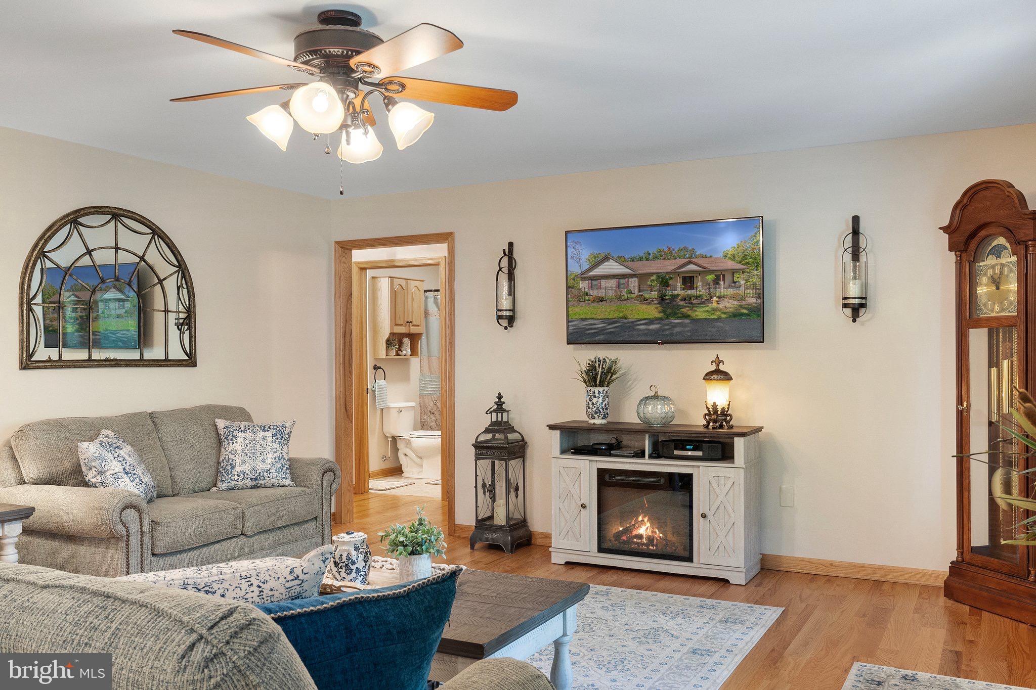 SLEEPY KNOLLS - Residential