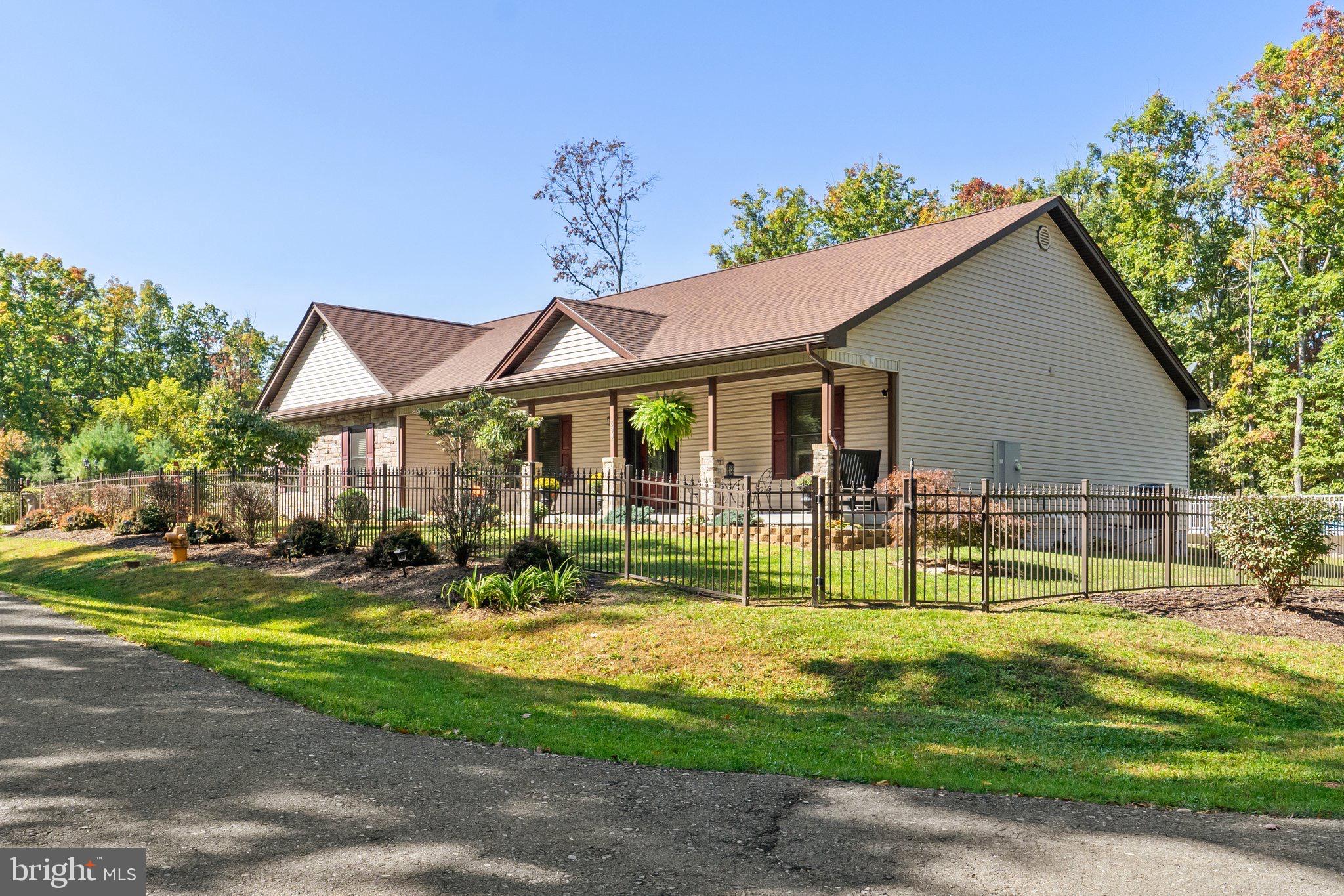 SLEEPY KNOLLS - Residential