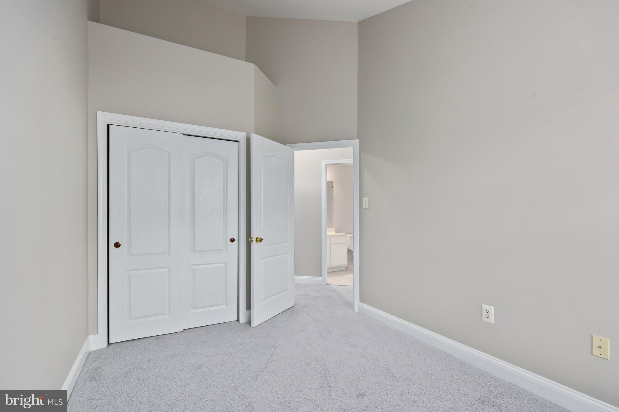 RIVER OAKS - Residential Lease