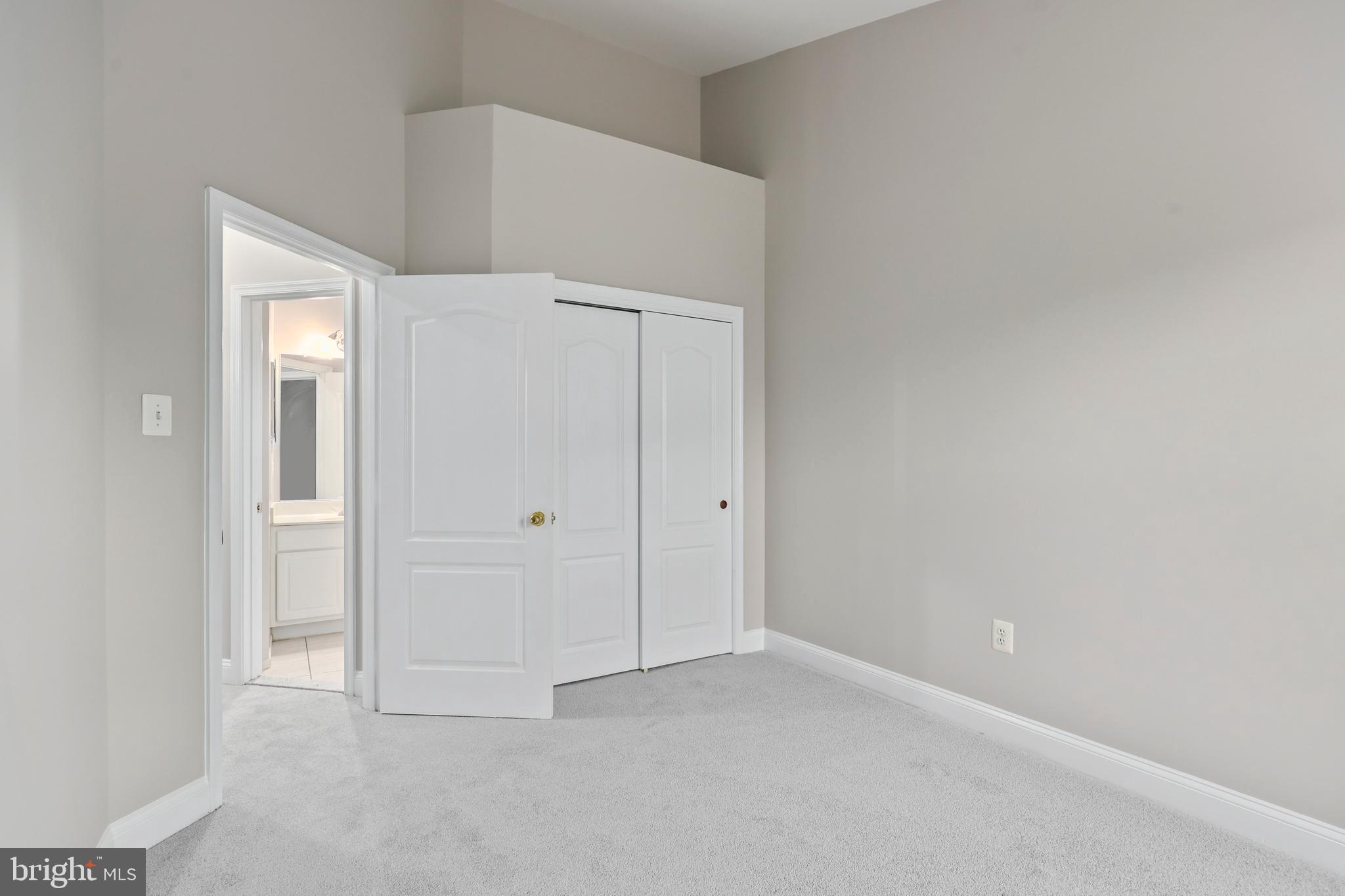 RIVER OAKS - Residential Lease