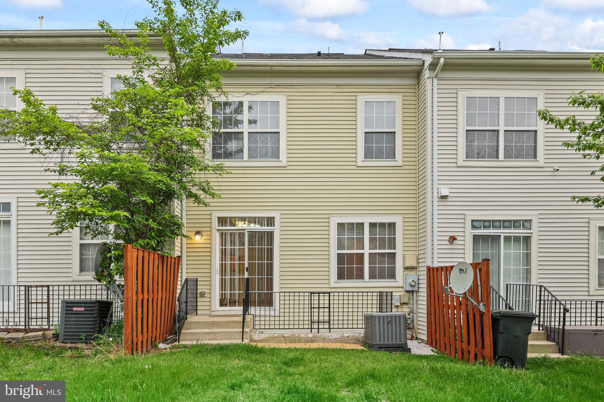 RIVER OAKS - Residential Lease