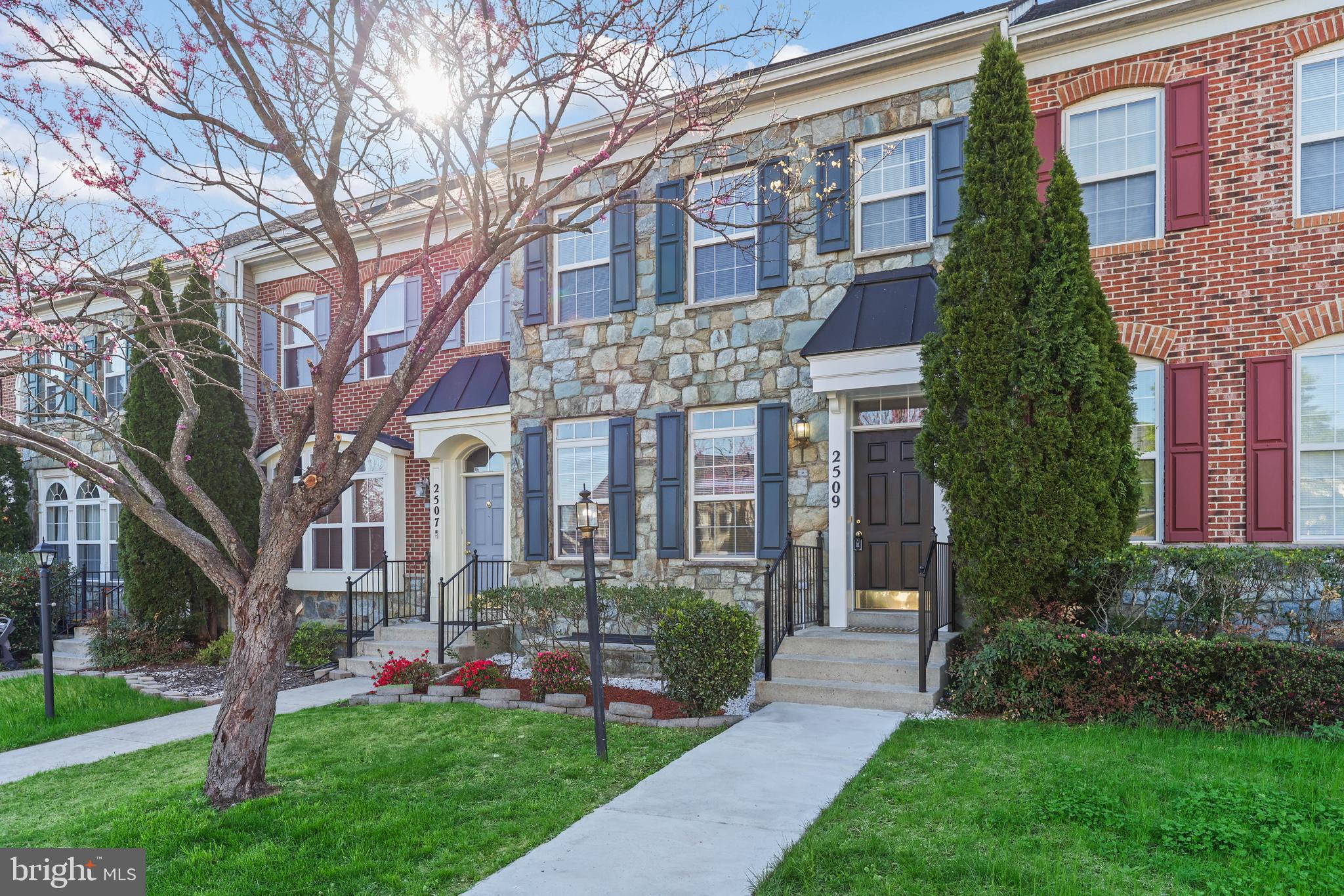 RIVER OAKS - Residential Lease