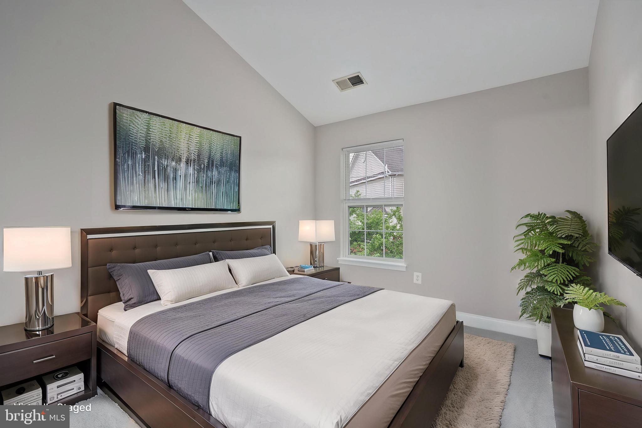 RIVER OAKS - Residential Lease