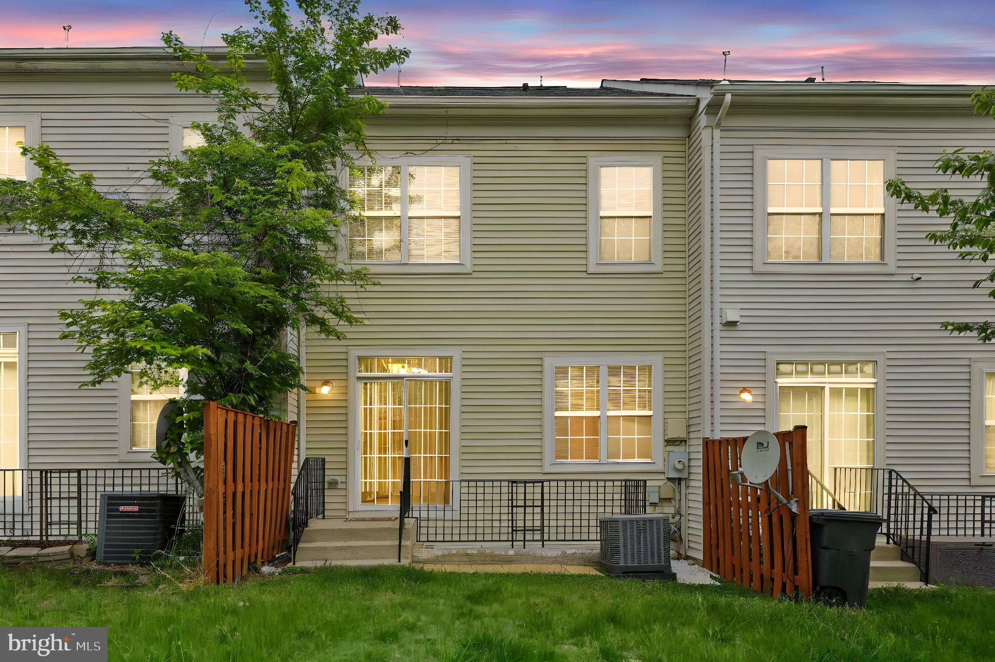 RIVER OAKS - Residential Lease