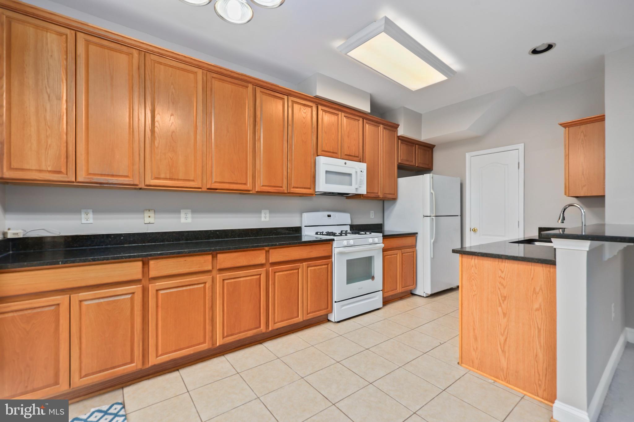 RIVER OAKS - Residential Lease