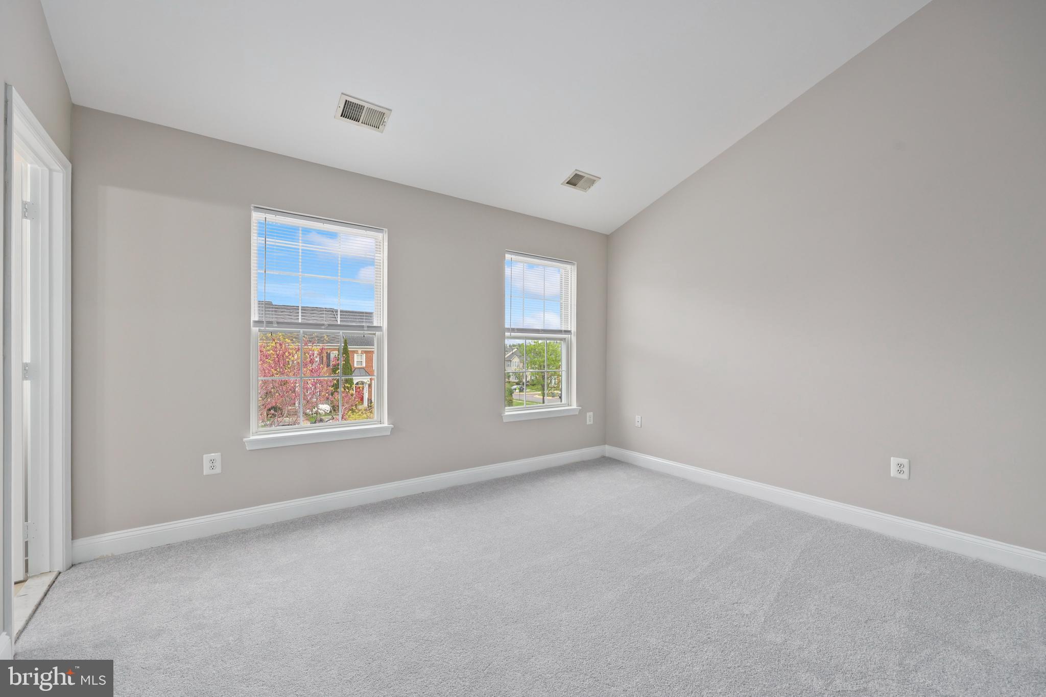 RIVER OAKS - Residential Lease