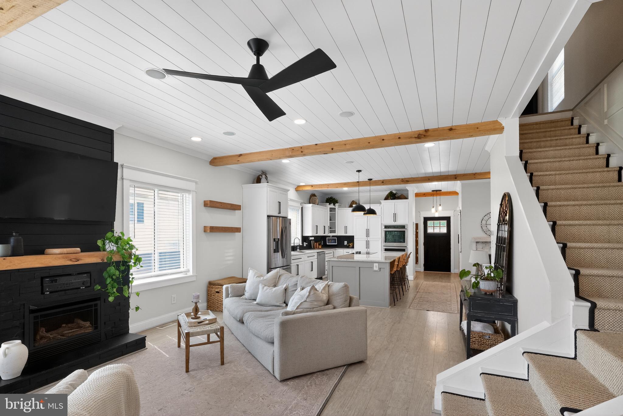 CEDAR CREEK - Residential