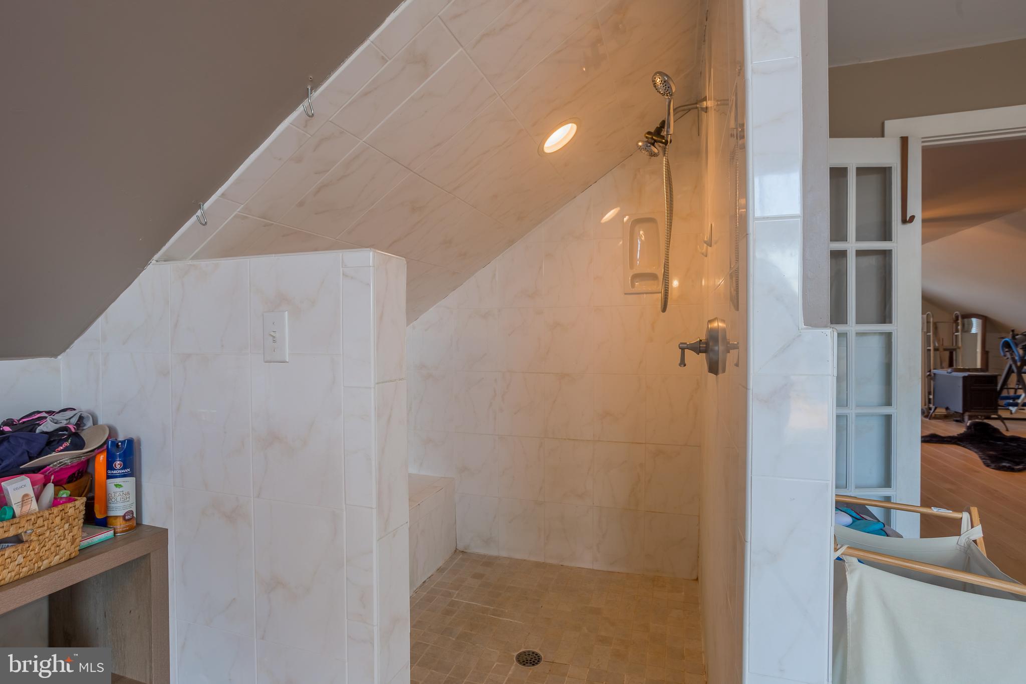 MAPLE DAM - Residential