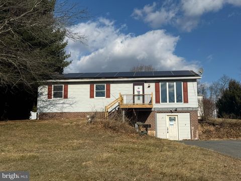 15 SHARON DRIVE SHERMANS DALE PA 17090