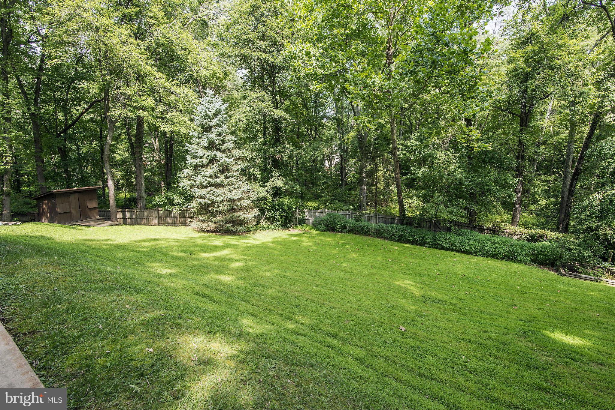 WAPLES MILL ESTATES - Residential