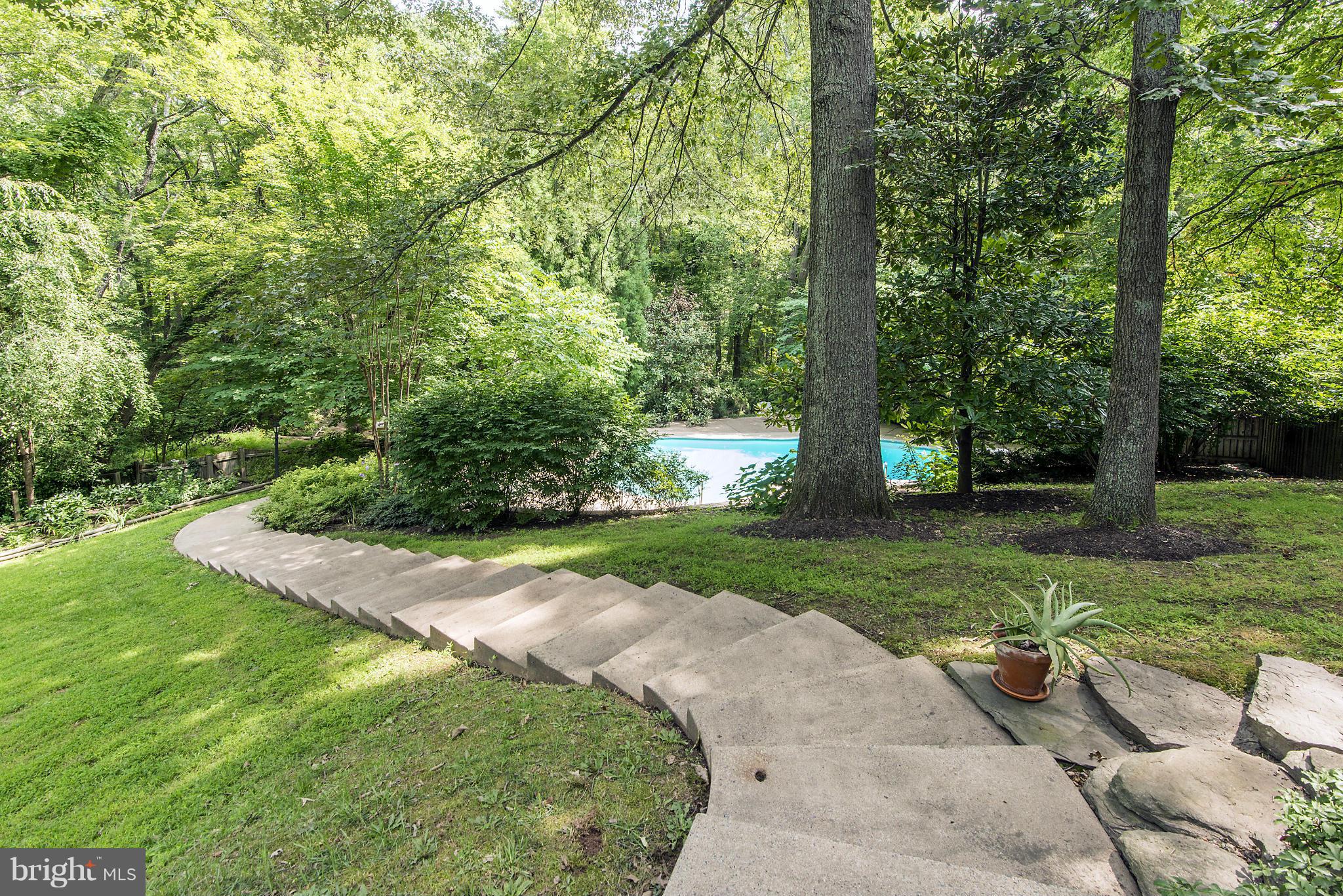 WAPLES MILL ESTATES - Residential