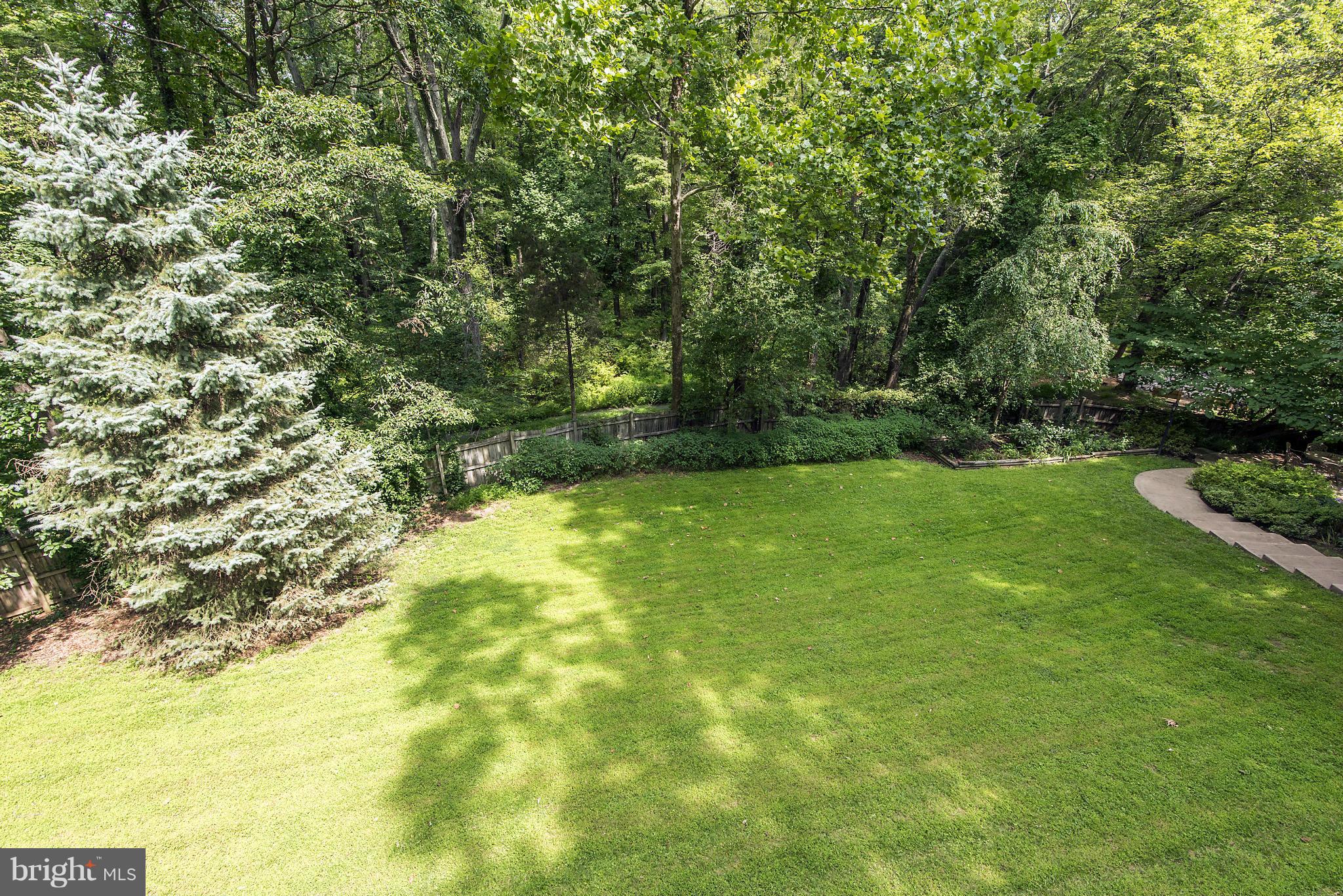 WAPLES MILL ESTATES - Residential