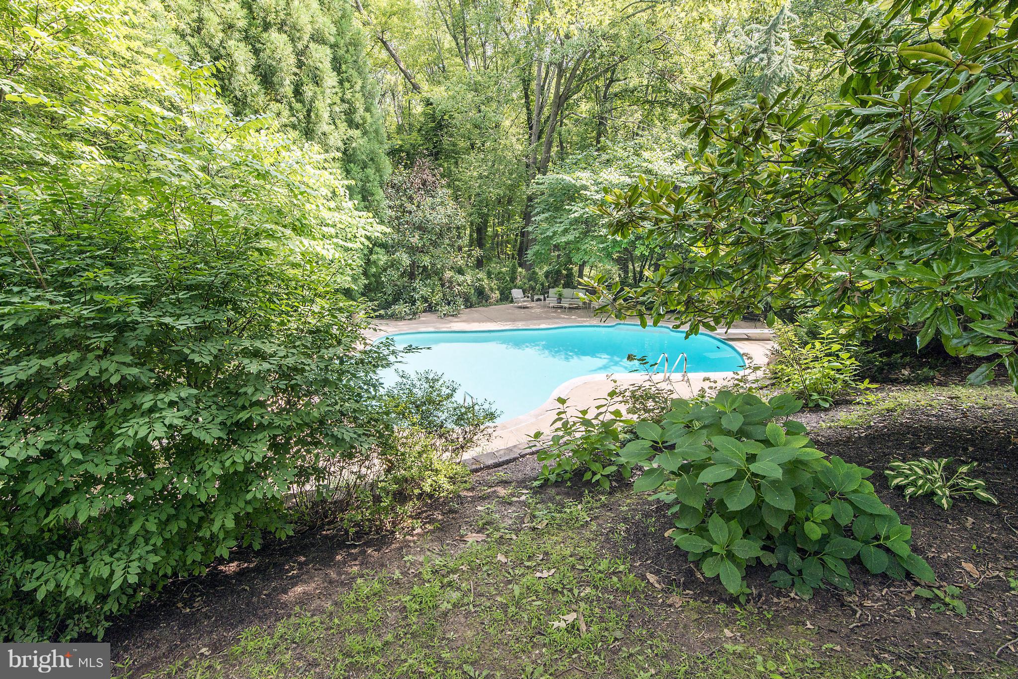 WAPLES MILL ESTATES - Residential