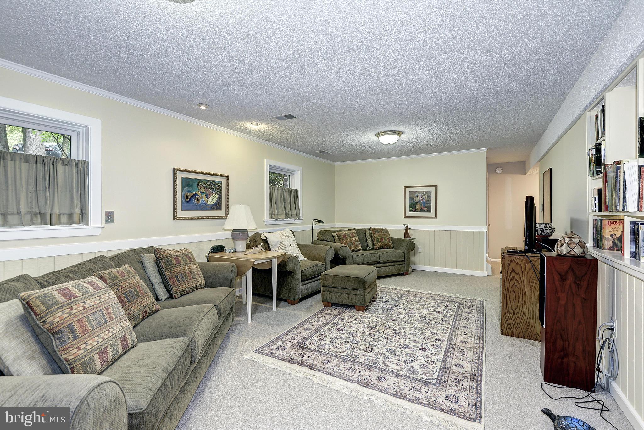 WAPLES MILL ESTATES - Residential