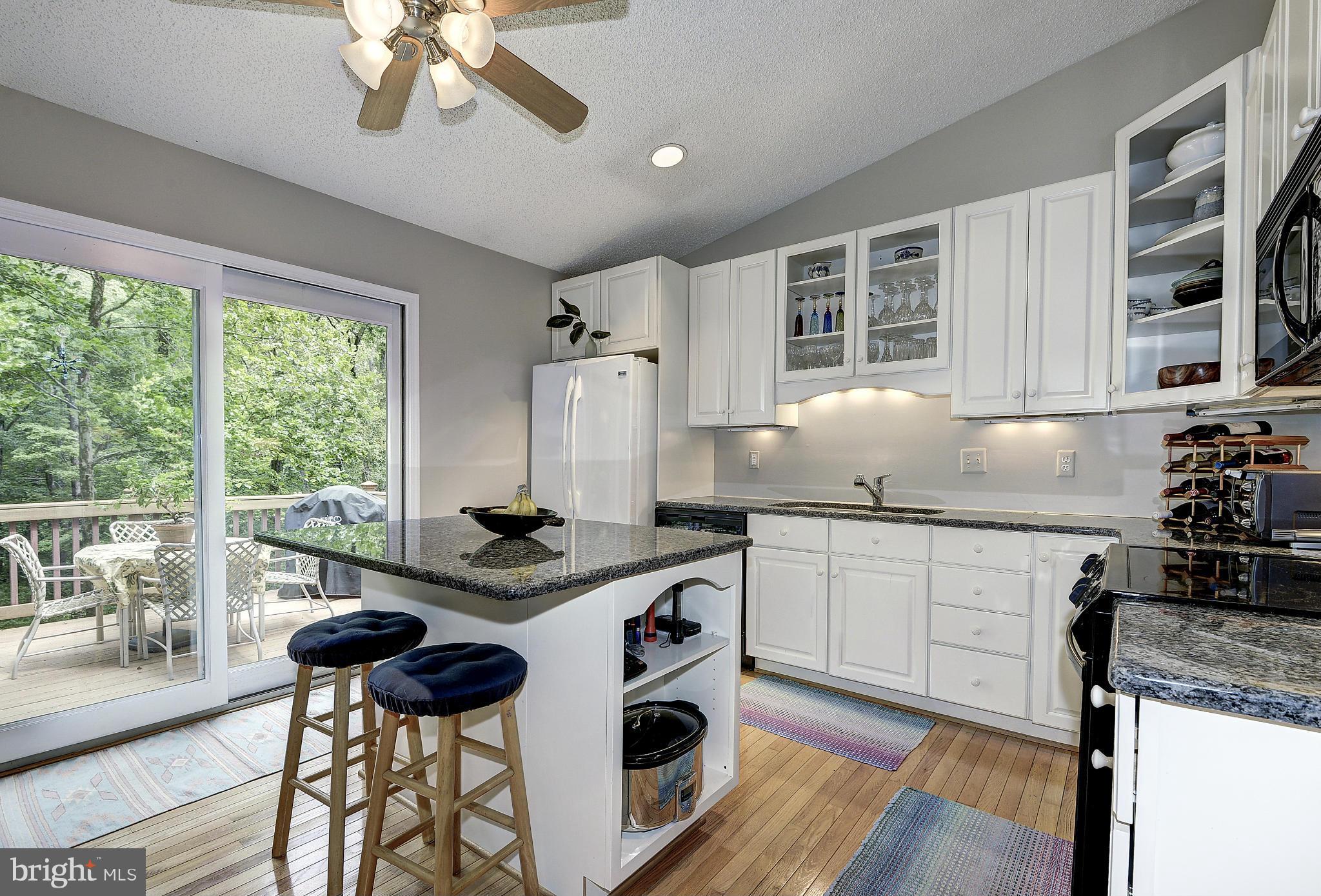 WAPLES MILL ESTATES - Residential