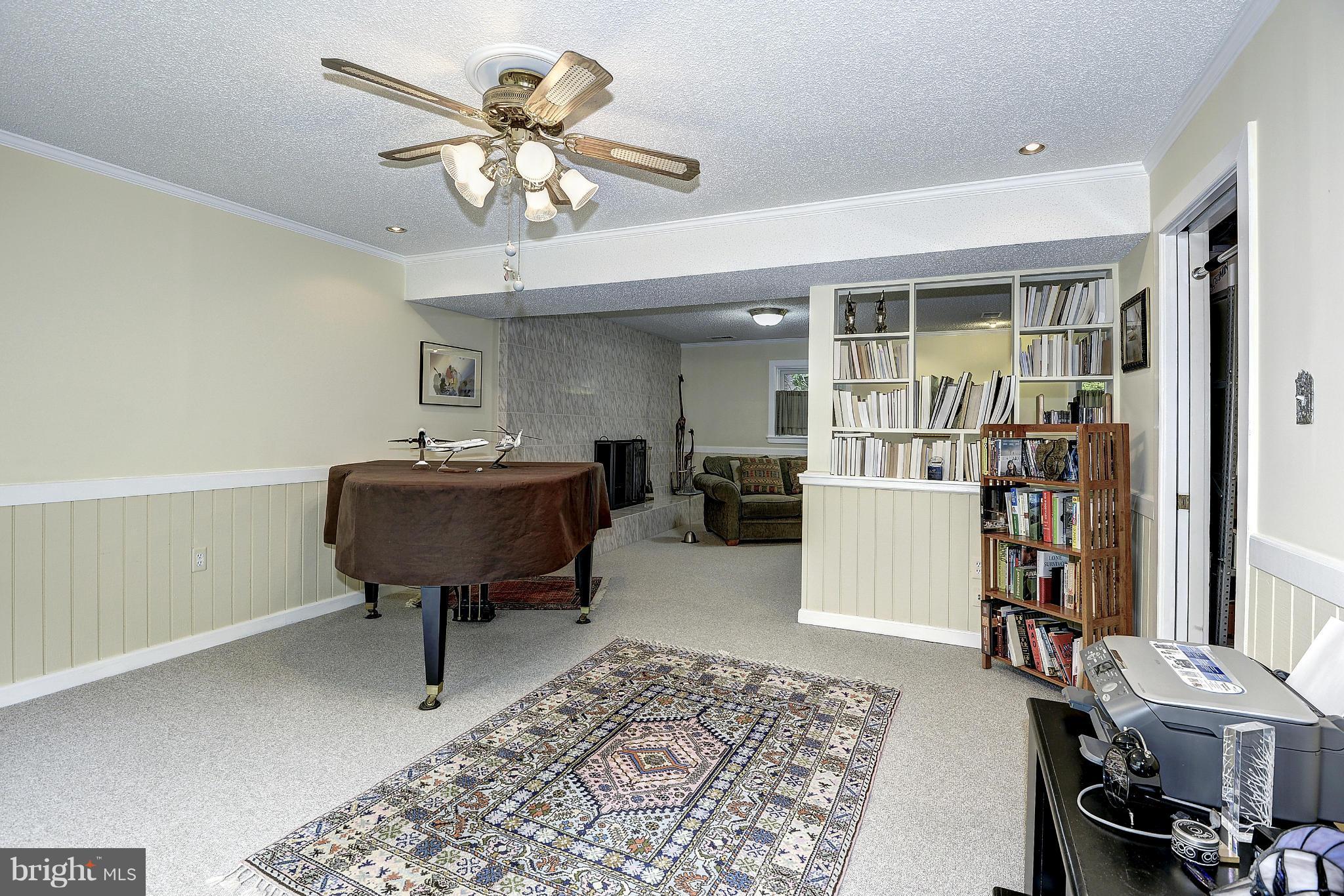WAPLES MILL ESTATES - Residential