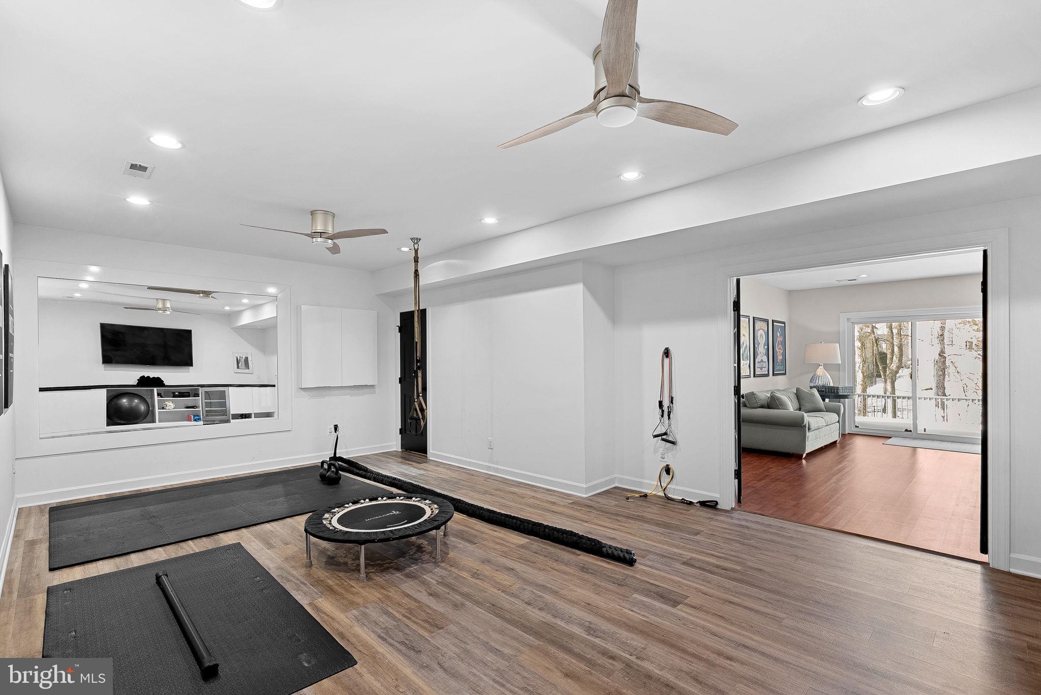 RIVER CREEK - Residential