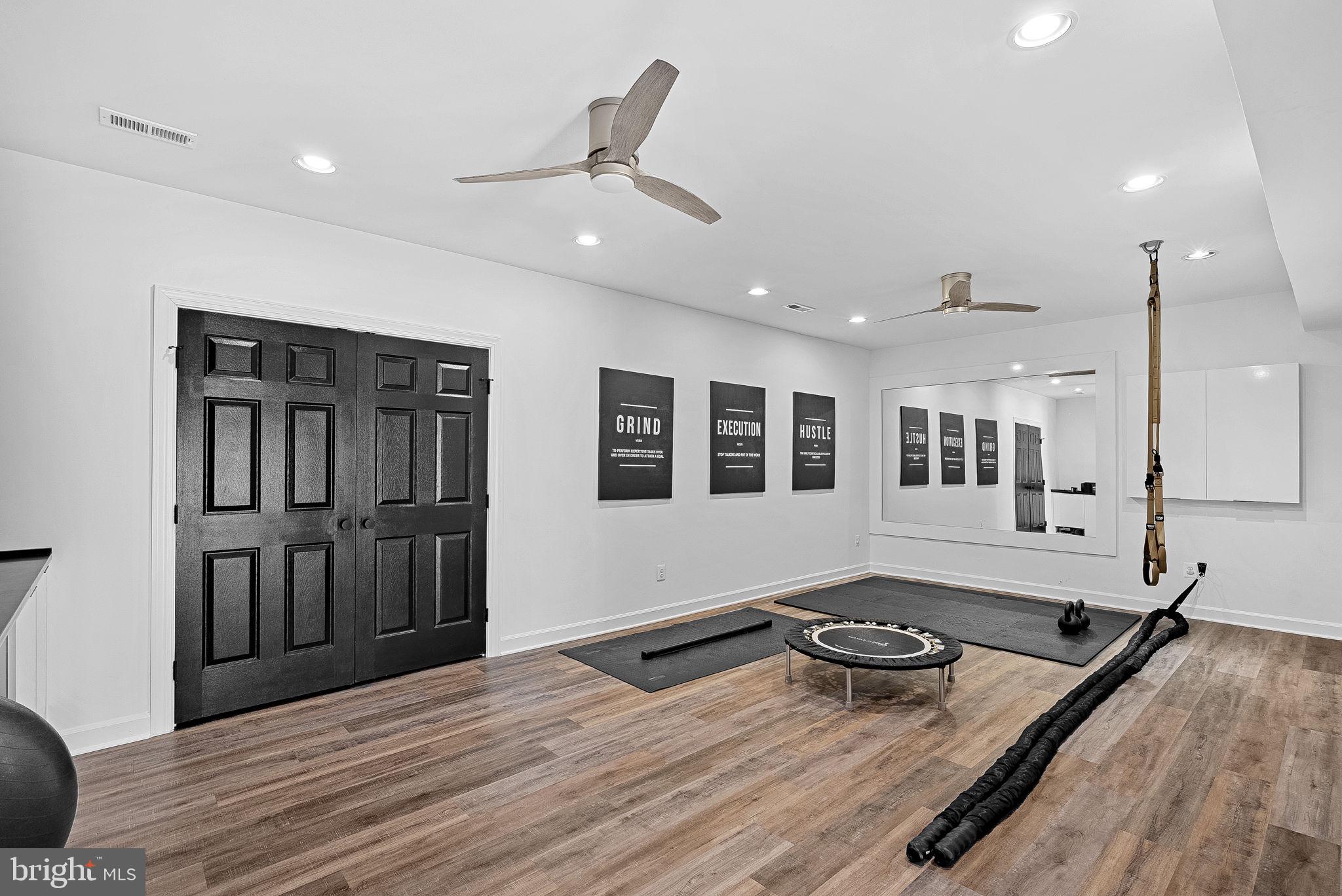 RIVER CREEK - Residential