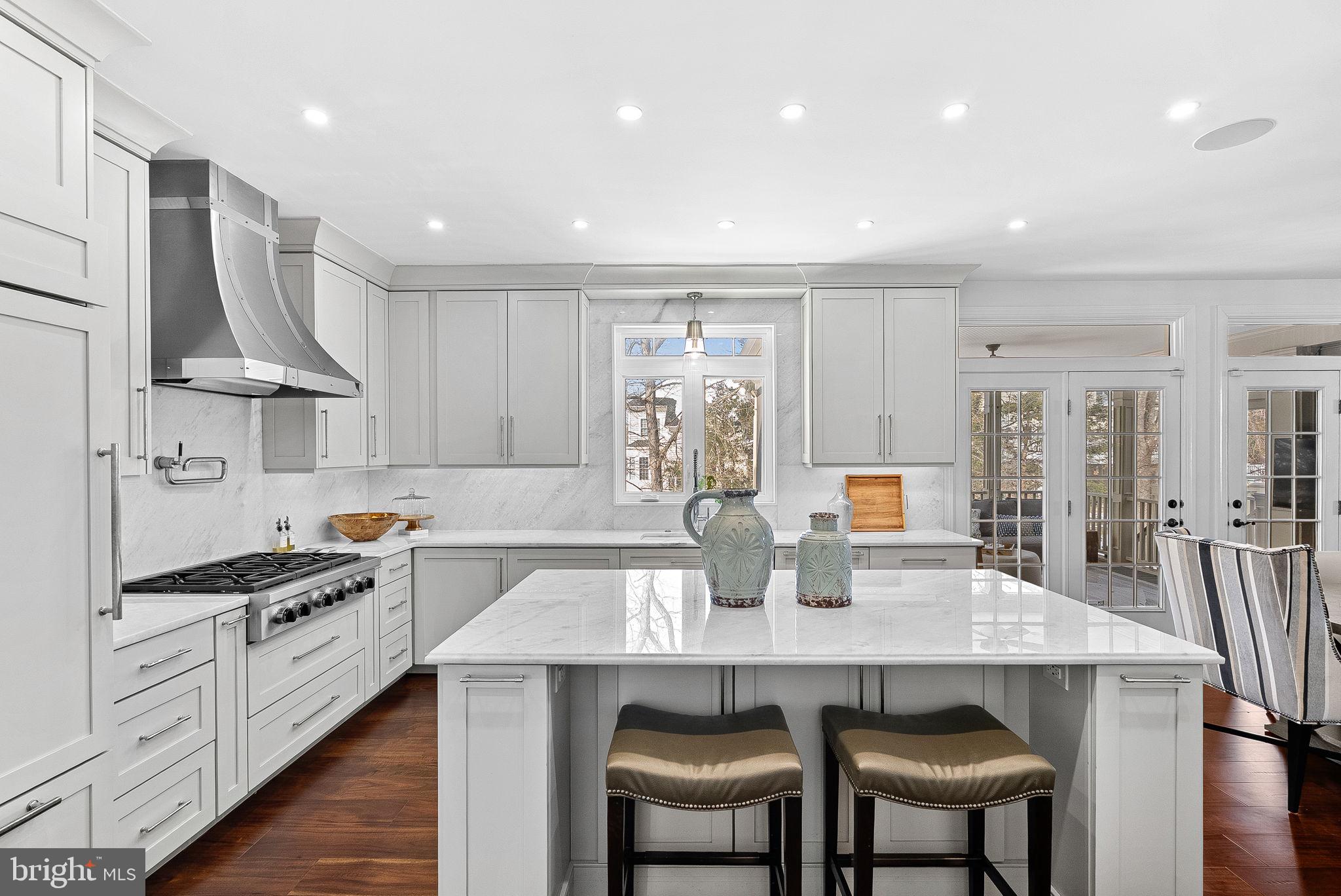 RIVER CREEK - Residential