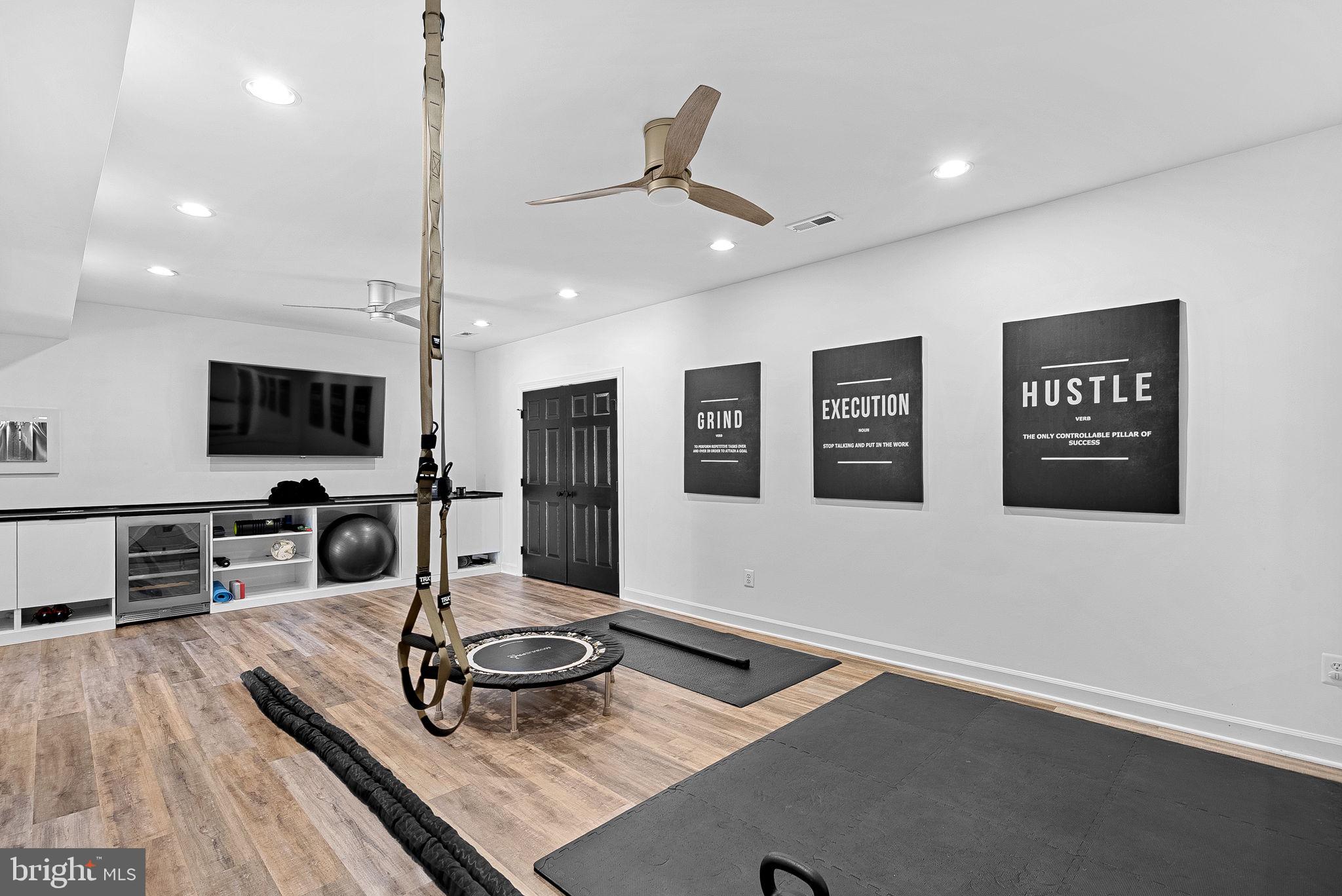 RIVER CREEK - Residential