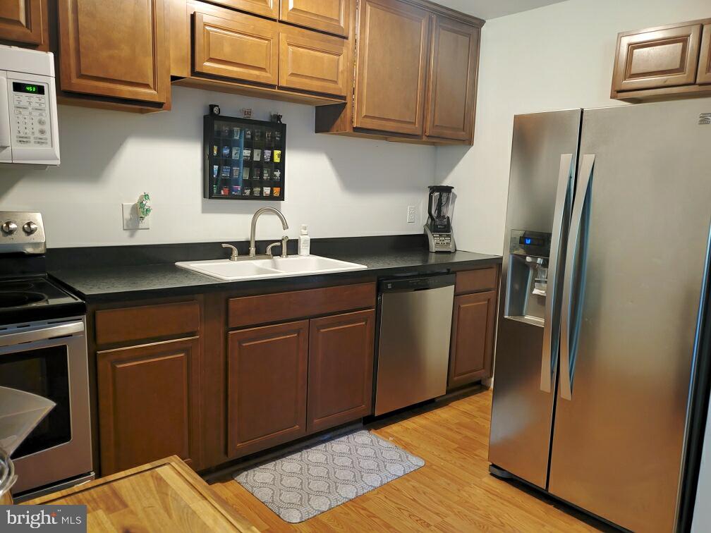 HAMPSTEAD VALLEY - Residential